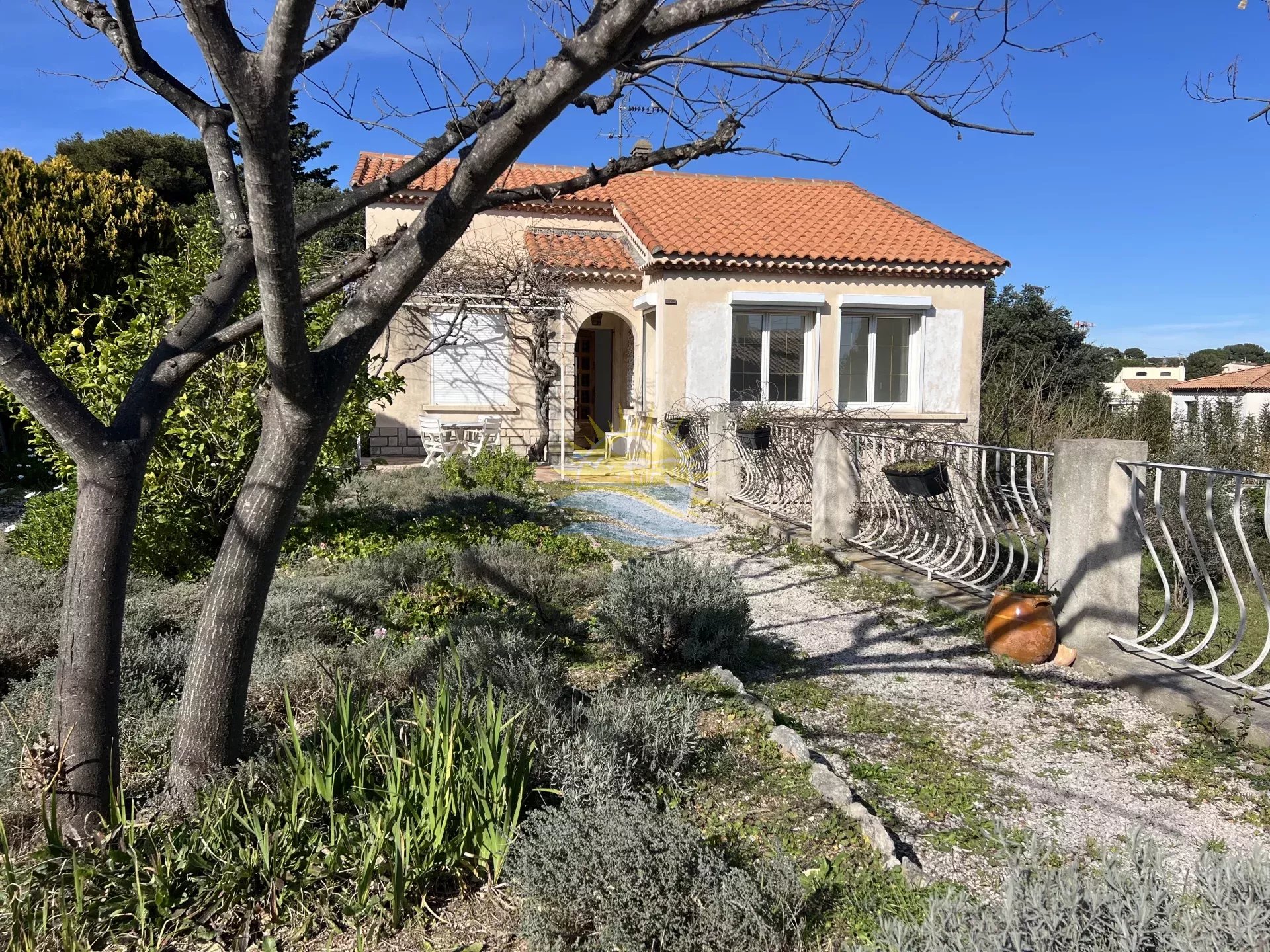 Agence immobilière de 