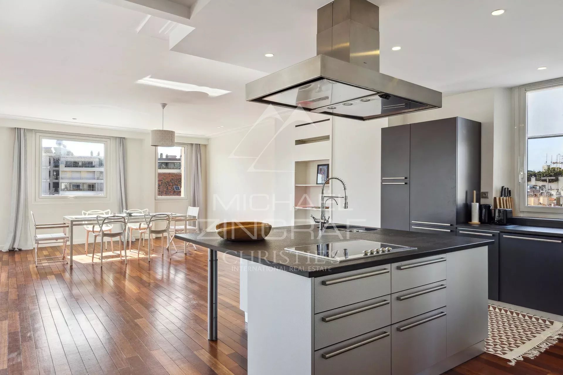 3 Bedroom Apartment/Flat's Image 3