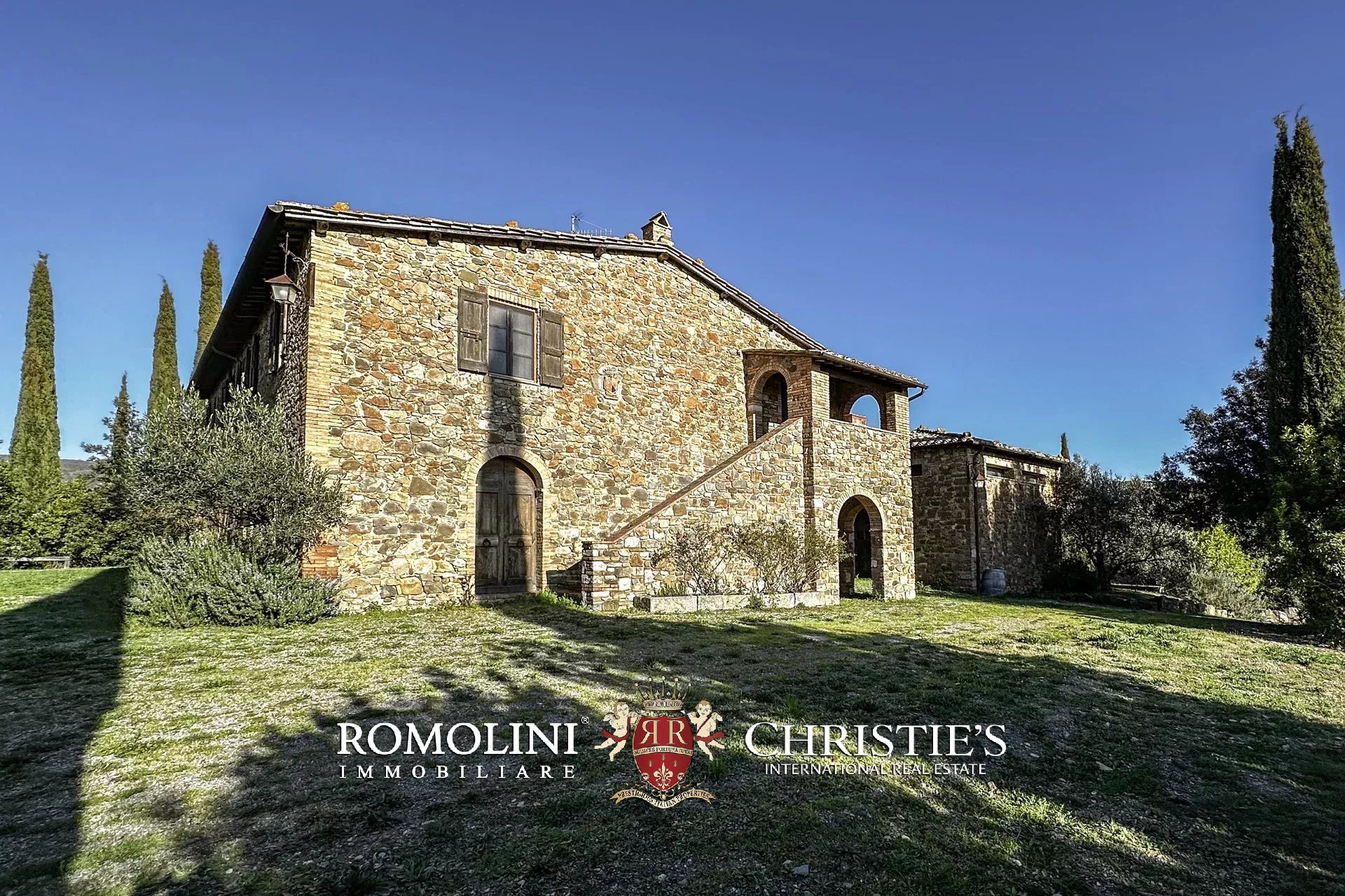 8 Bedroom Vineyard's Image 9