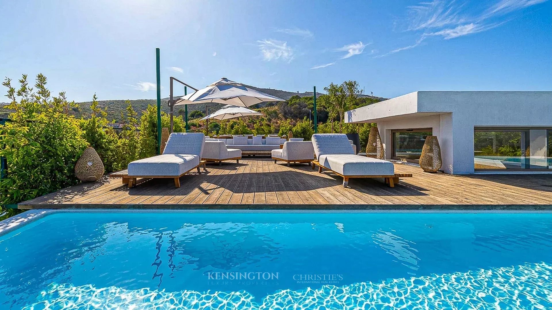 9 Bedroom Villa/Townhouse's Image 3