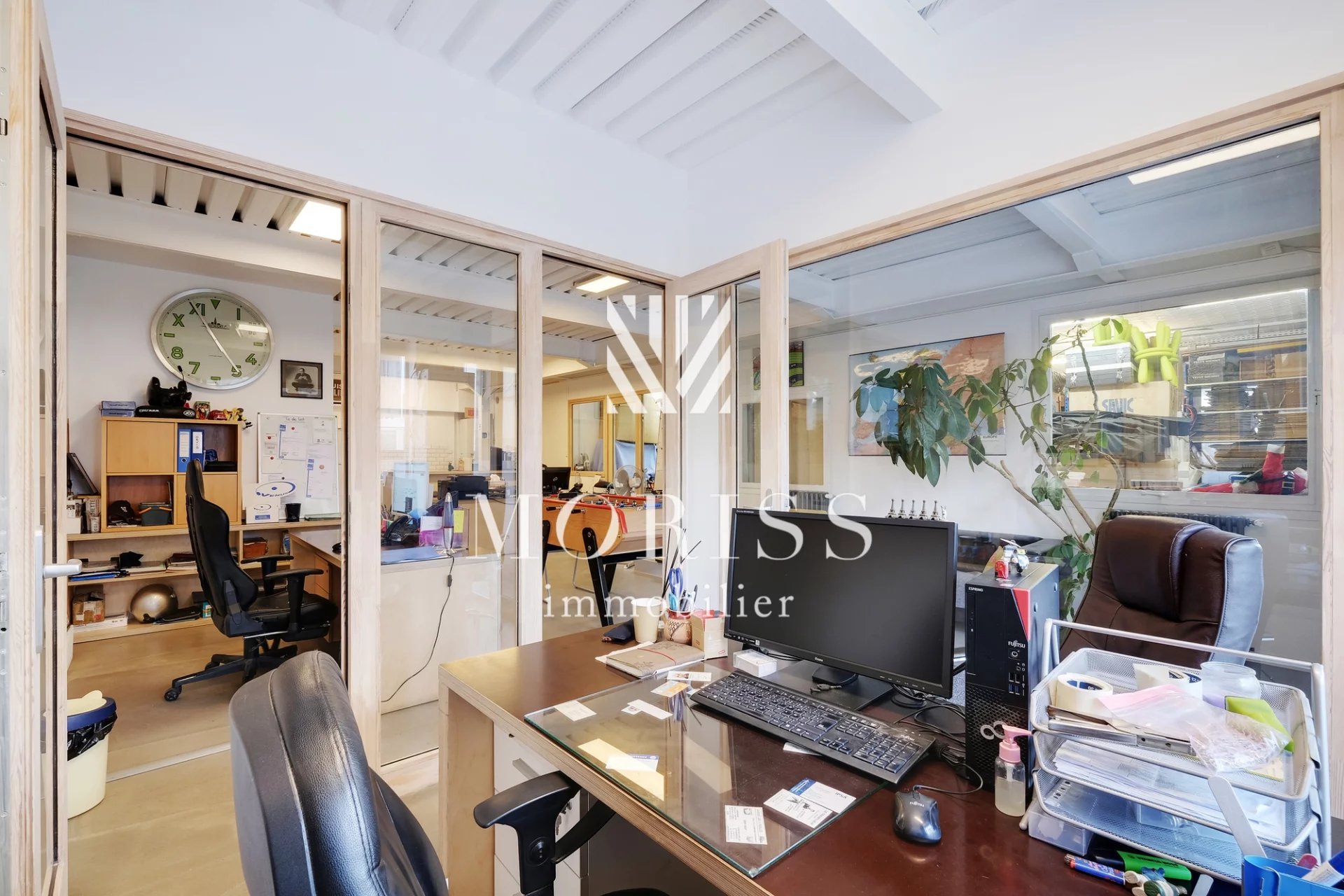 Local commercial Bureaux - Image Array