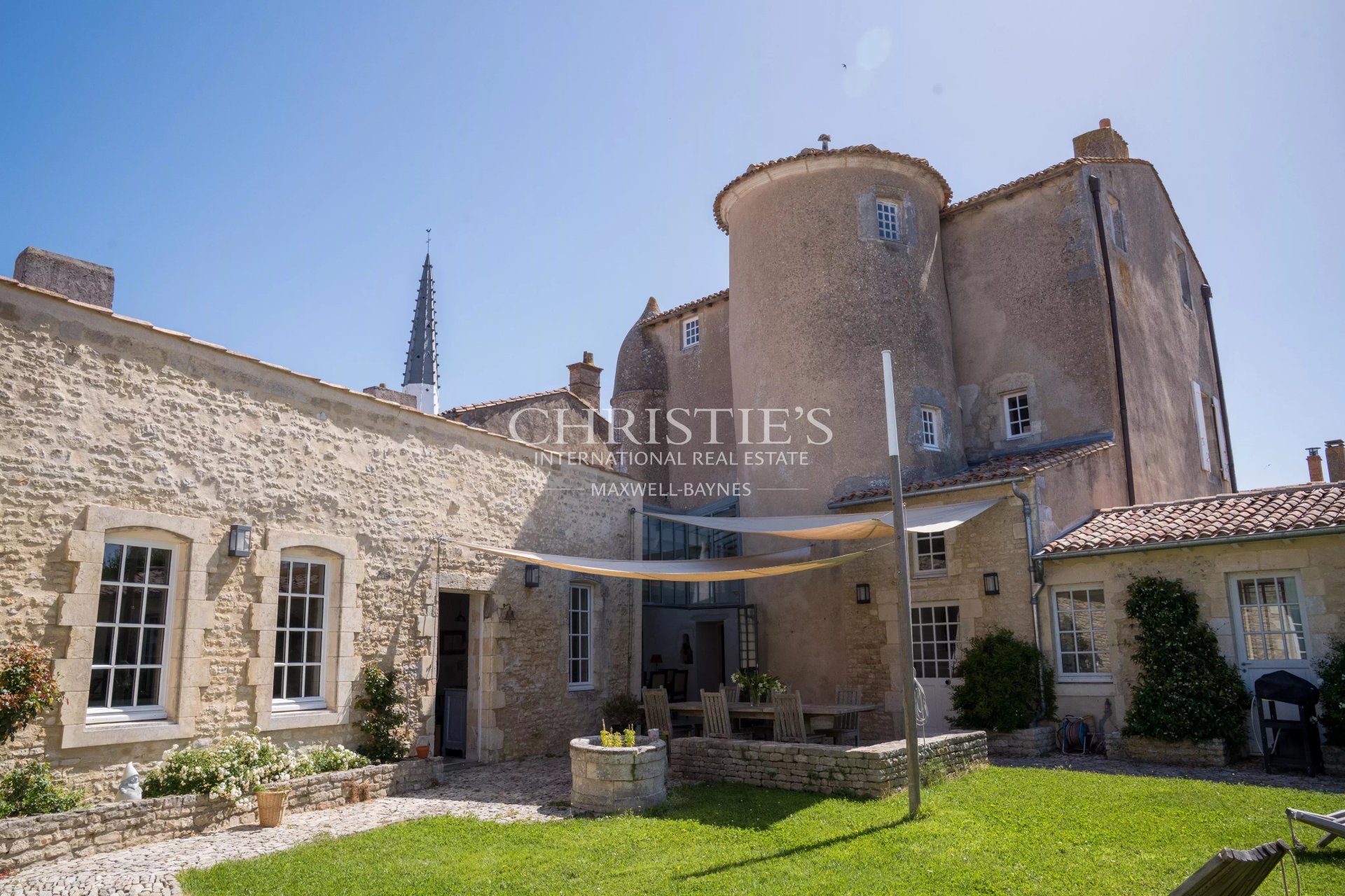 8 Bedroom Villa/Townhouse's Image 8