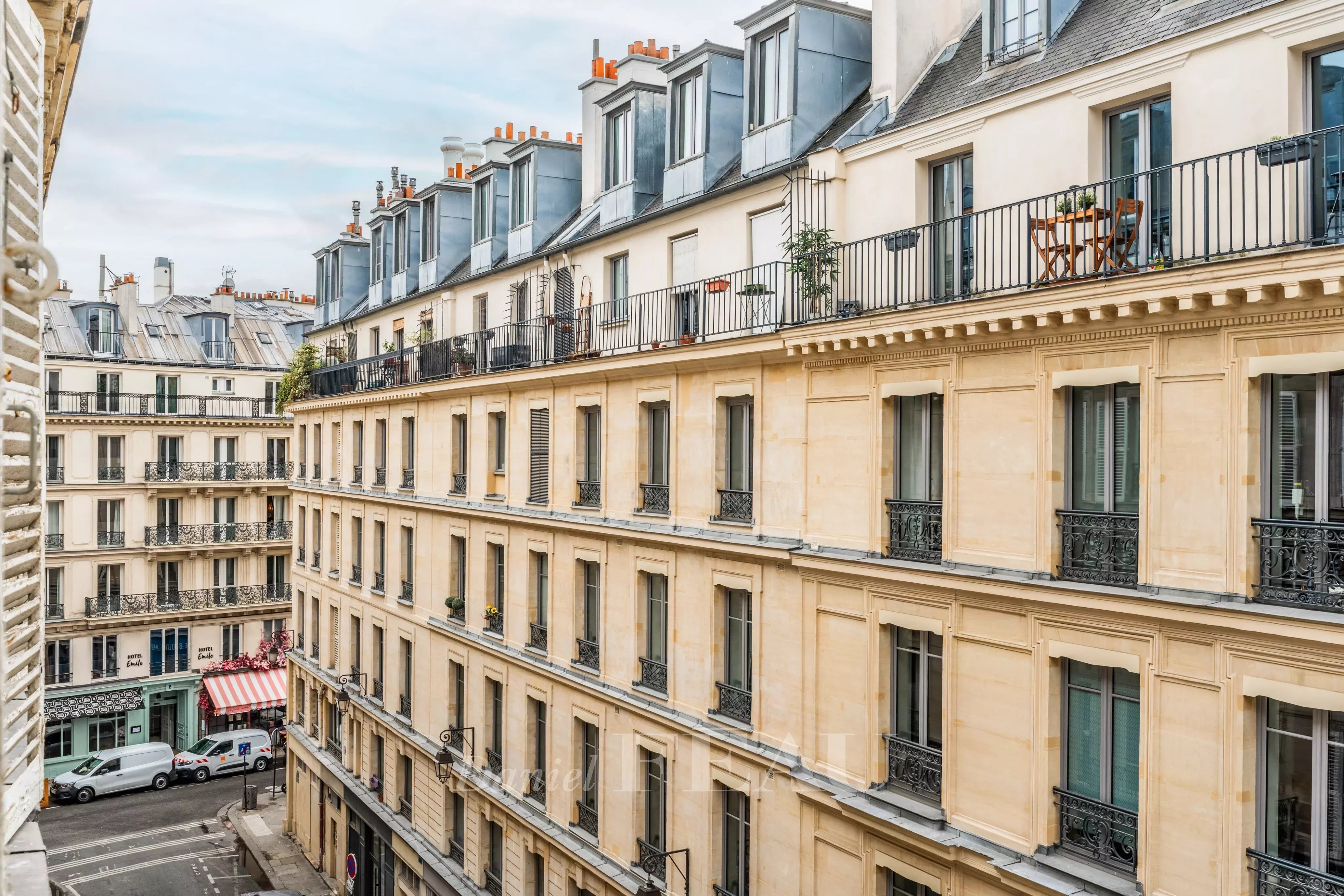 Sale Apartment Paris 4th