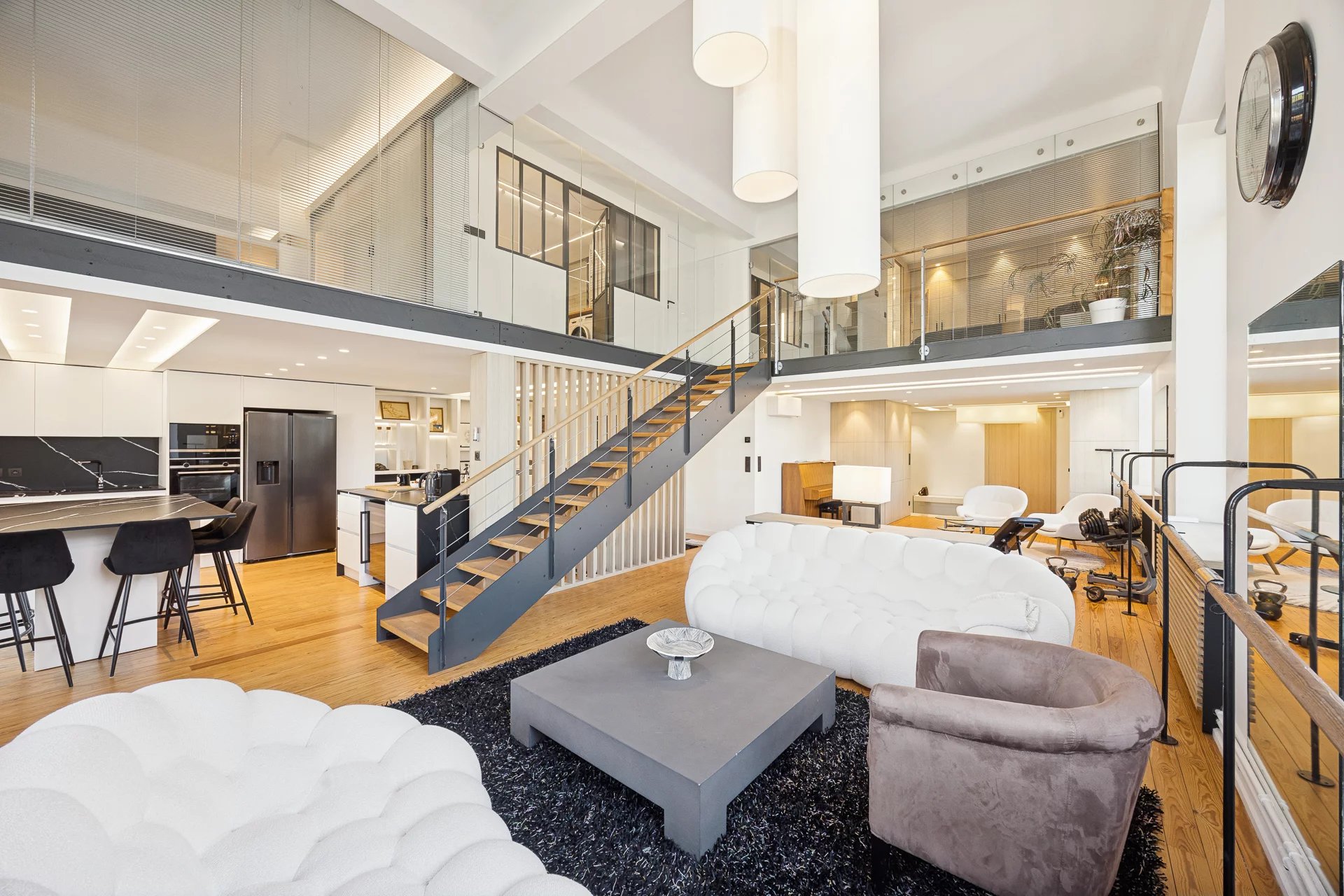 Vast Atypical Loft in Cannes Montfleury