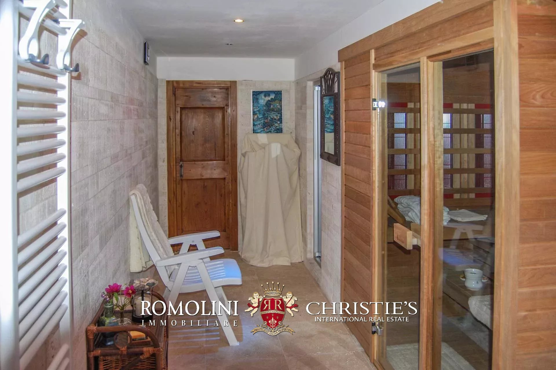 10 Bedroom Villa/Townhouse's Image 69
