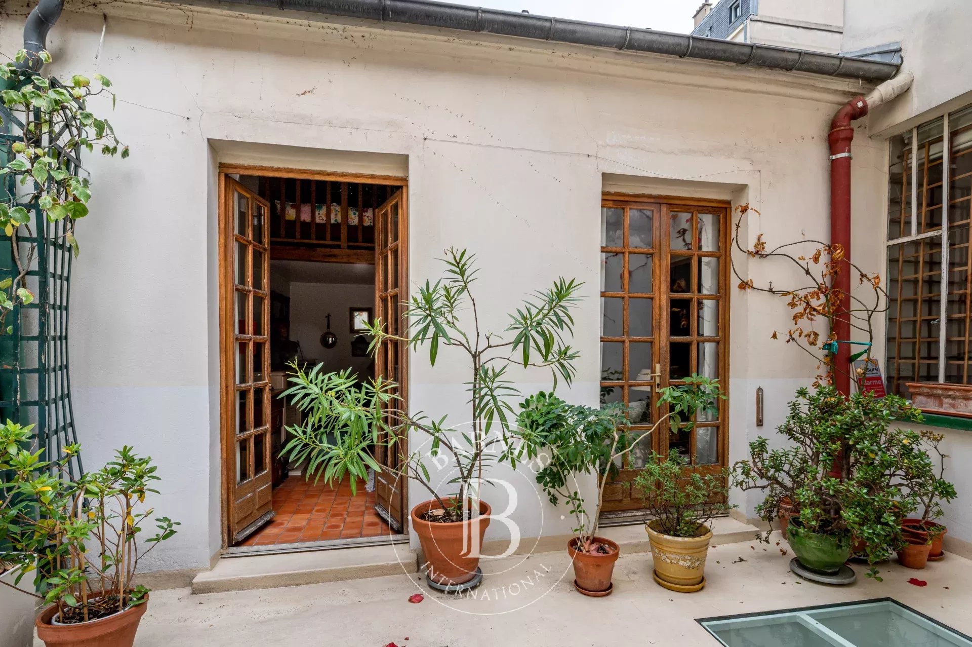 Sole agent - Neuilly-Pasteur - Private lane - House with terrace - Rare - picture 5