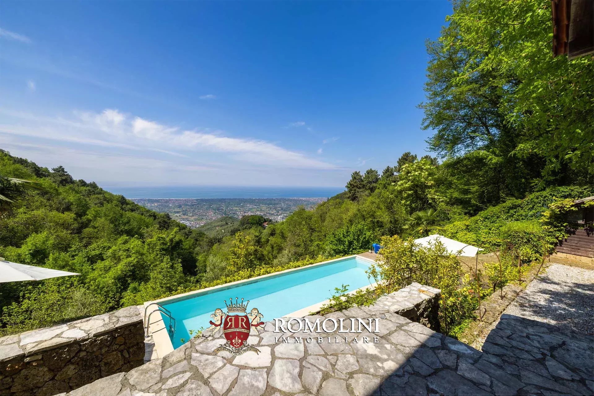 4 Bedroom Villa/Townhouse's Image 9