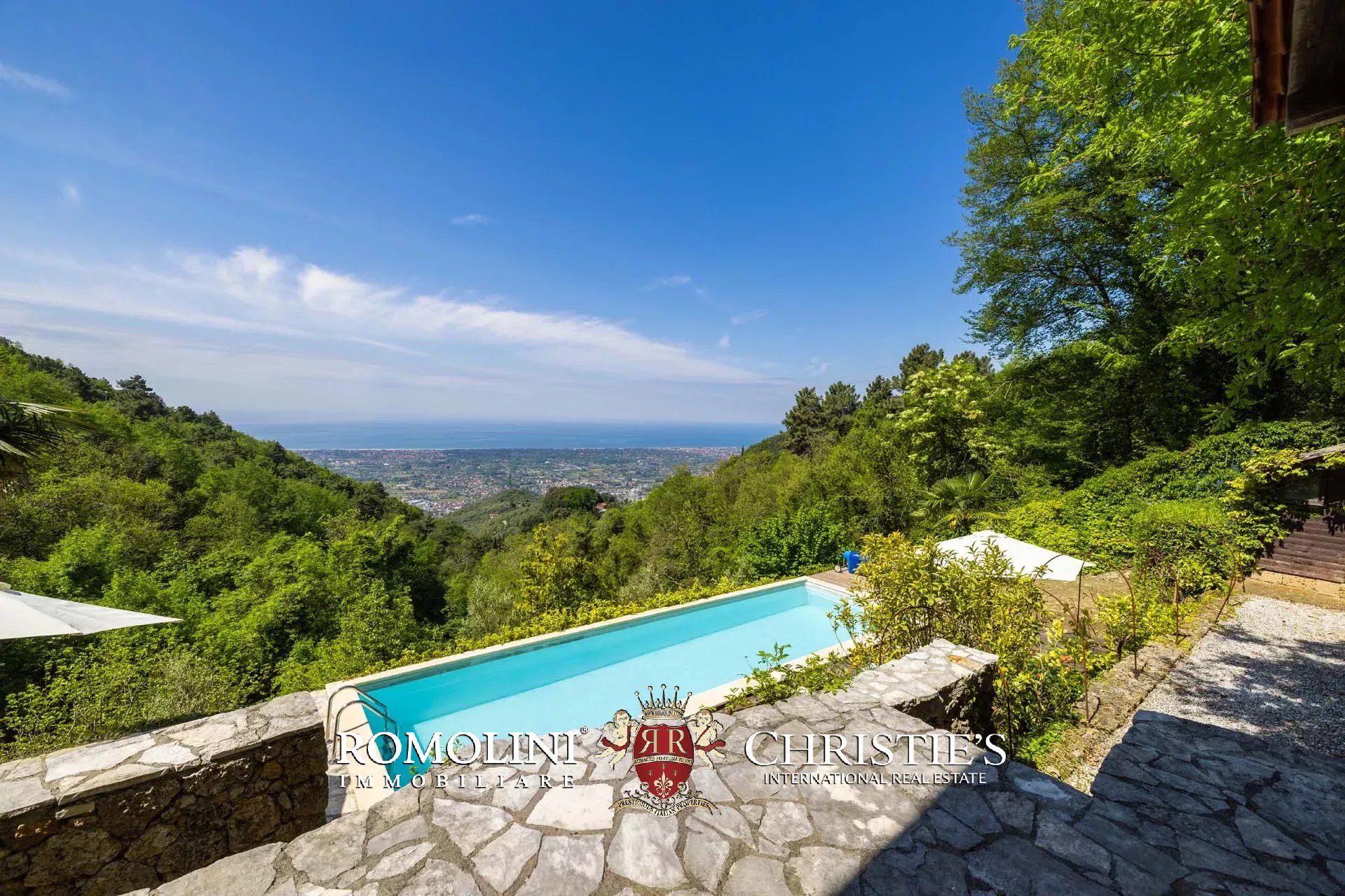 4 Bedroom Villa/Townhouse's Image 9