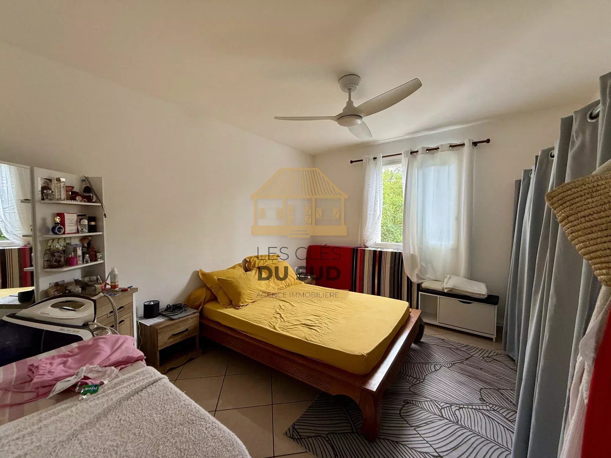 A VENDRE - APPARTEMENT DE TYPE T3 DE 60 M2 ENVIRON - ETANG SALÉ - 147 000 €