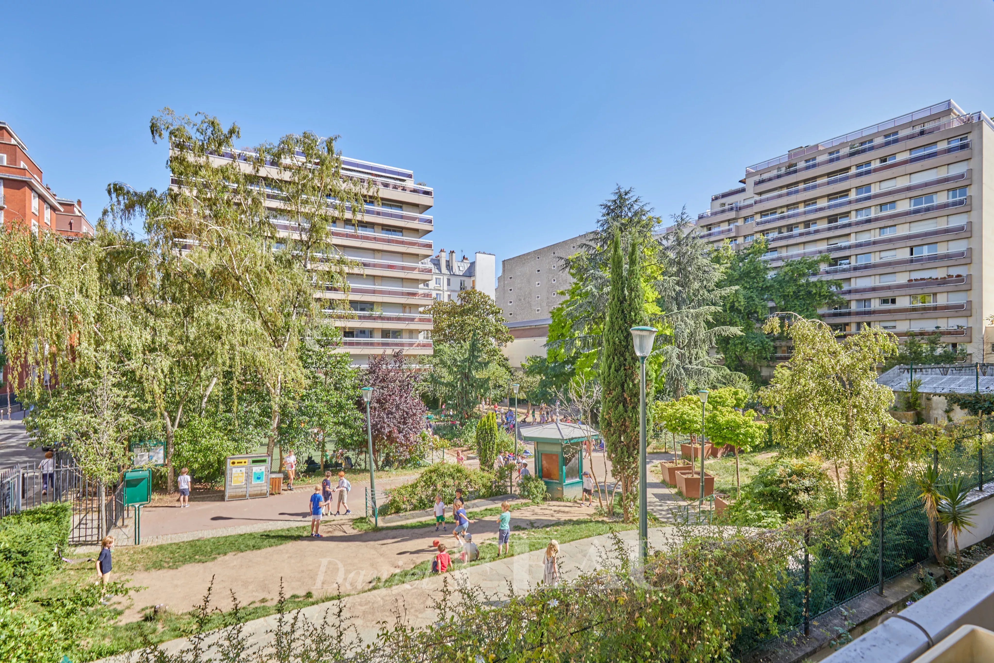 Sale Apartment Paris 17th