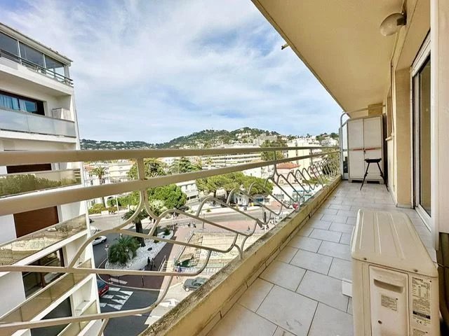 Deux pièces de 38m² avec terrasse de 40m² et parking privé