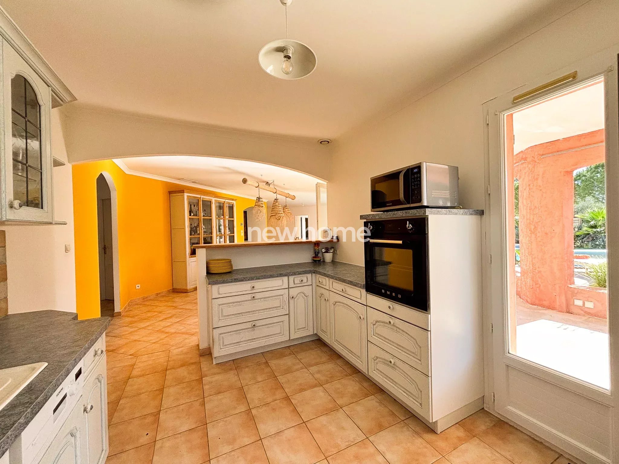 Villa provençale de 214 m²  proche du centre de Lorgues