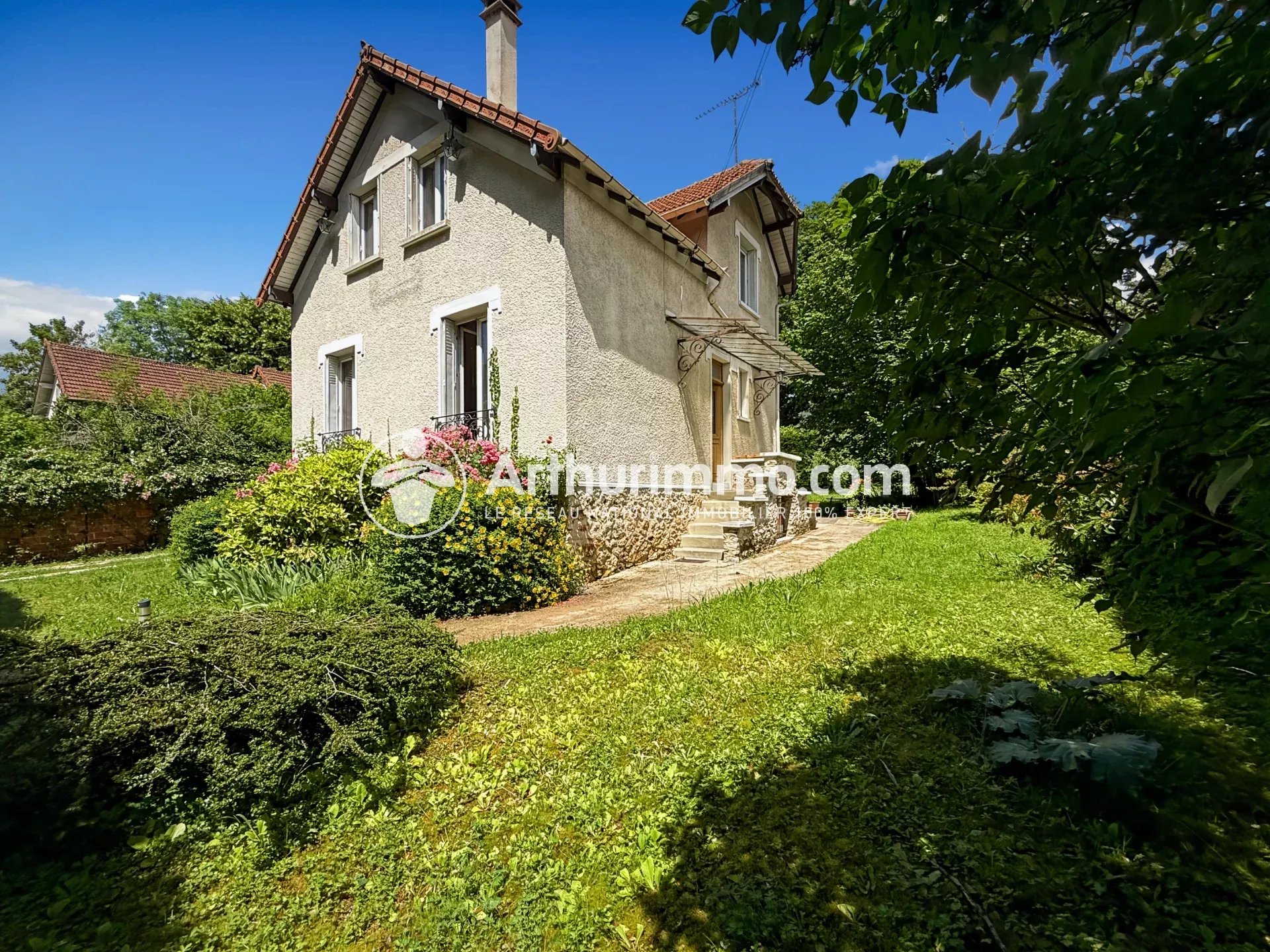 Maison Ancienne sur 857m² de terrain clos