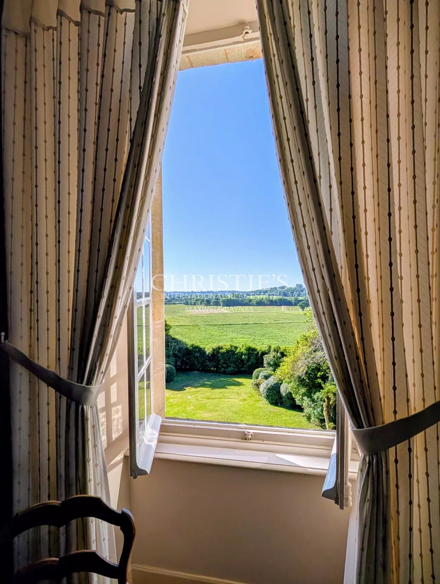 6 Bedroom Chateau's Image 5