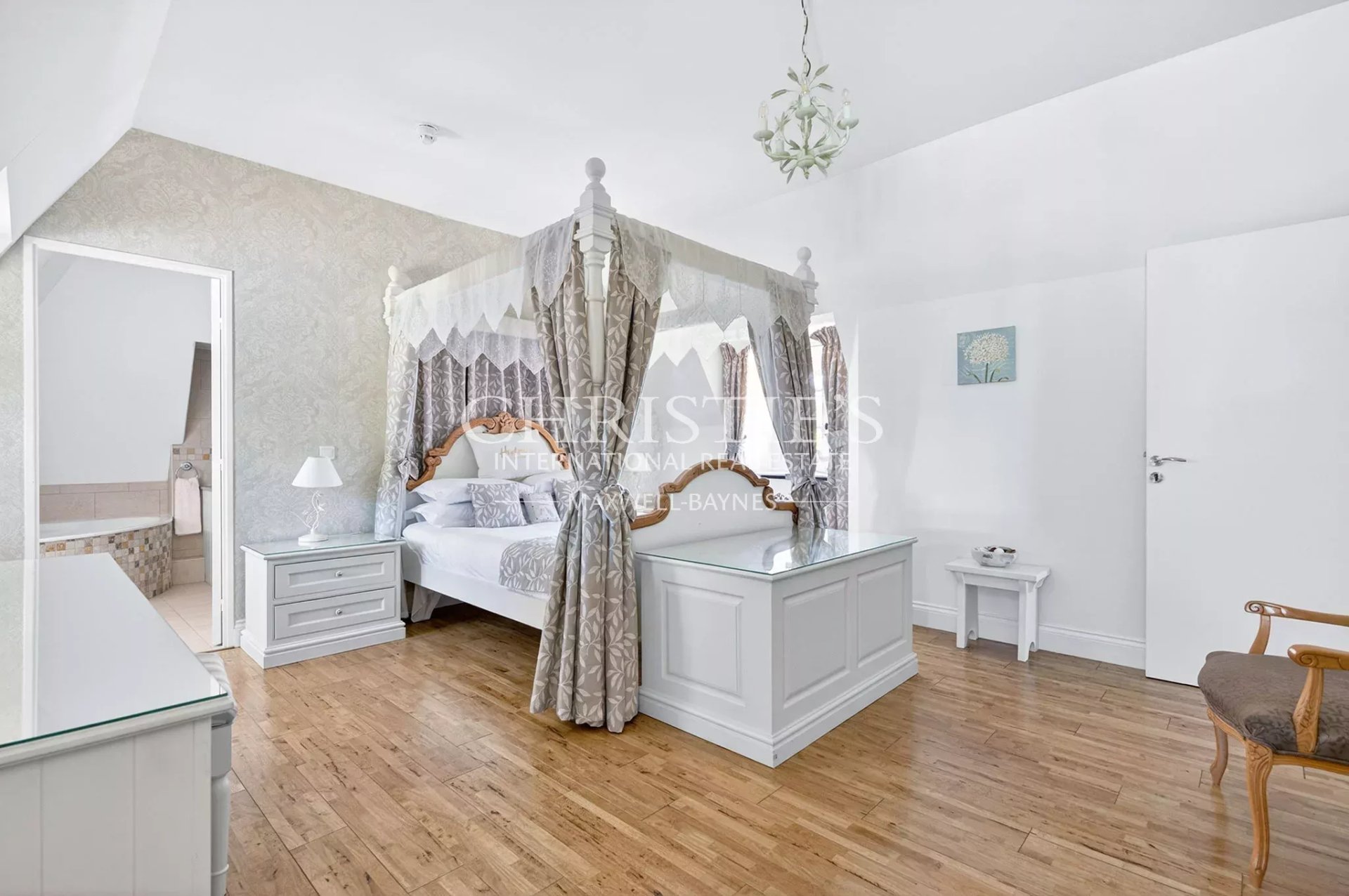38 Bedroom Chateau's Image 79