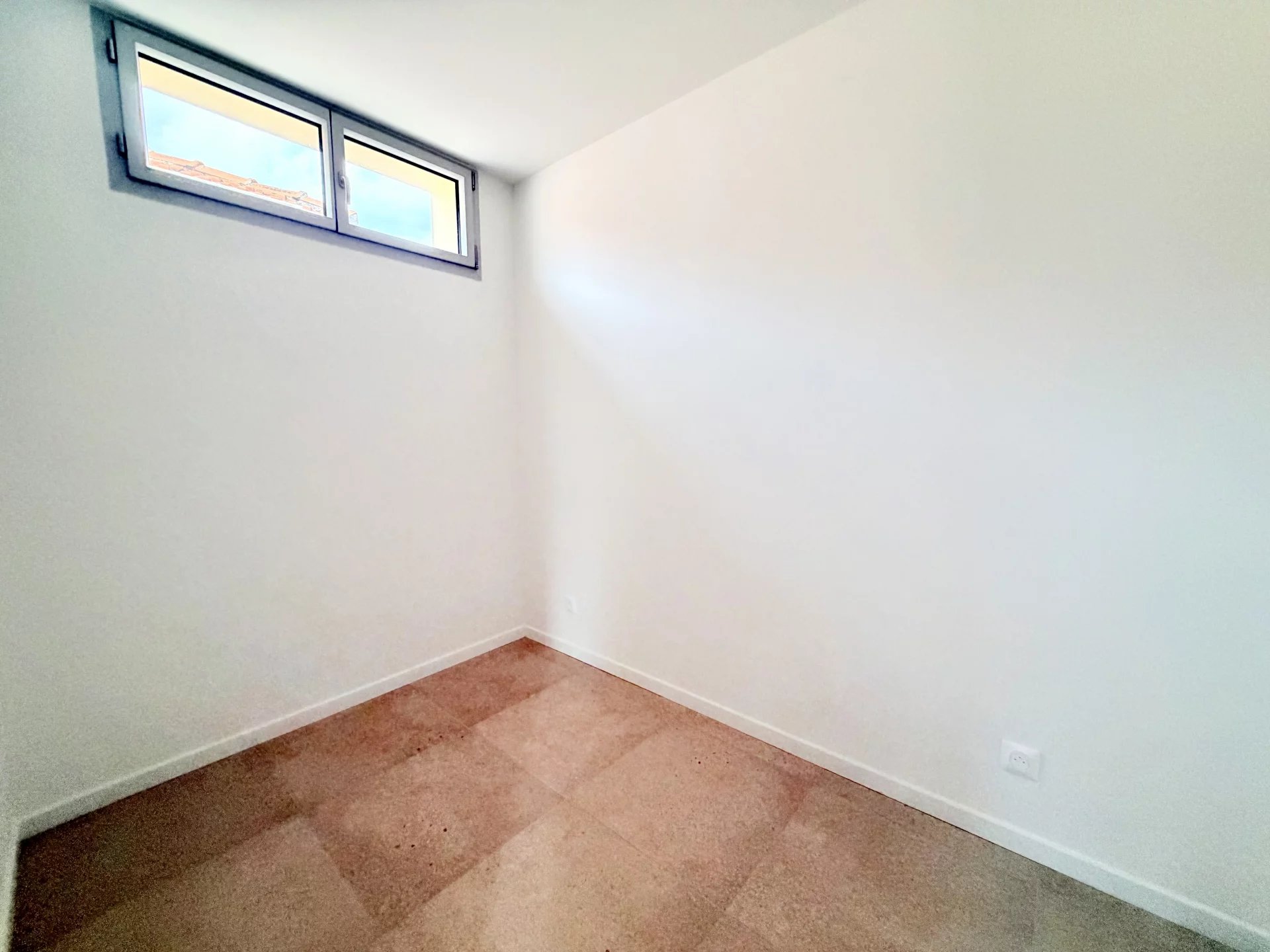 🏡 NICE BON VOYAGE – Fully Renovated Detached House of Approx. 102 sqm with Two Apartments, Terraces, Garden and Small Garage in a Private Estate