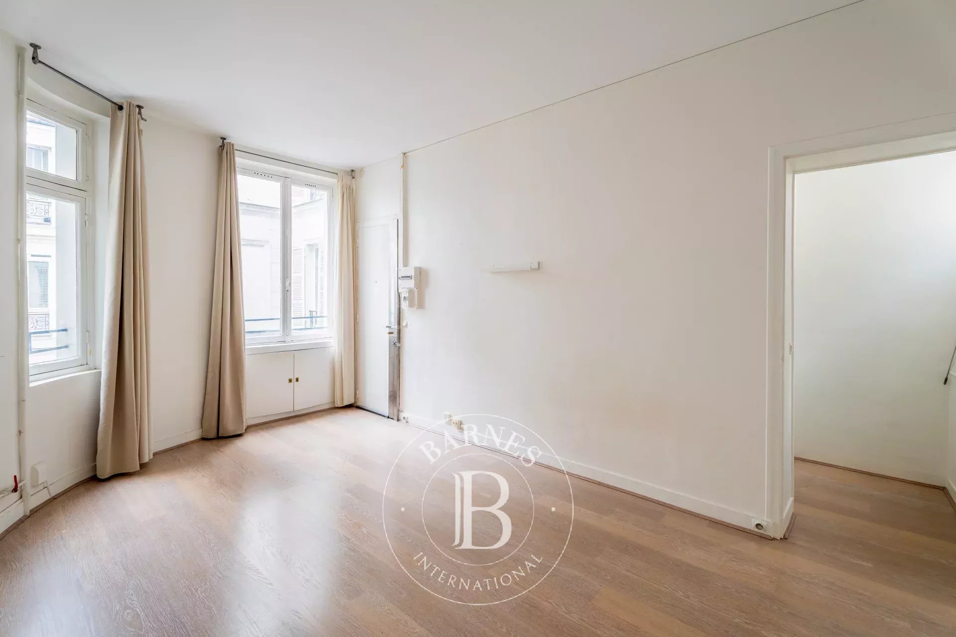 Apartment for sale - Paris 4 - Île de la Cité - View of the Seine - Family design - Bright - picture 9
