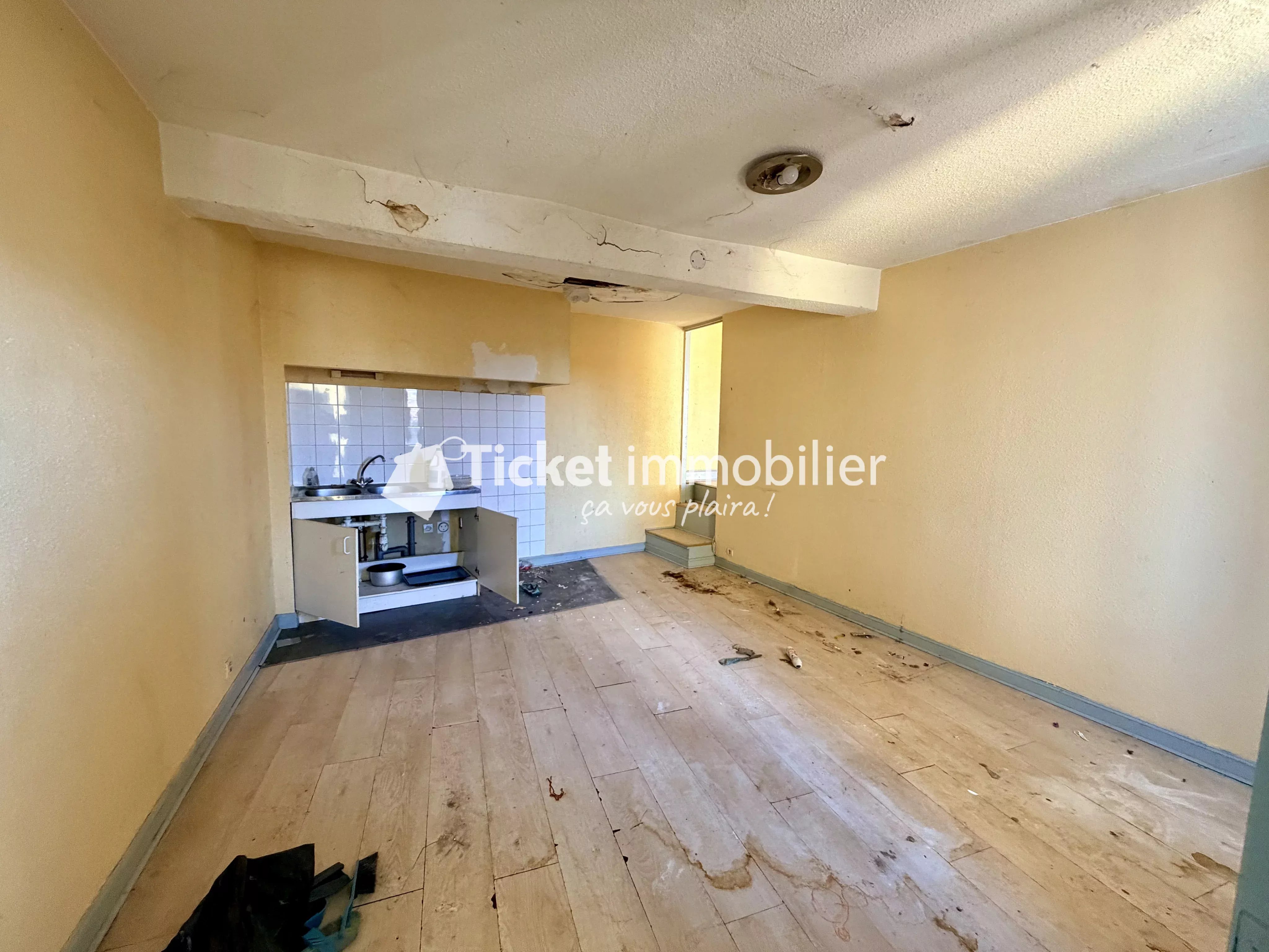 T3 à rénover – Centre-ville de Castres – 59 900 € — photo 3