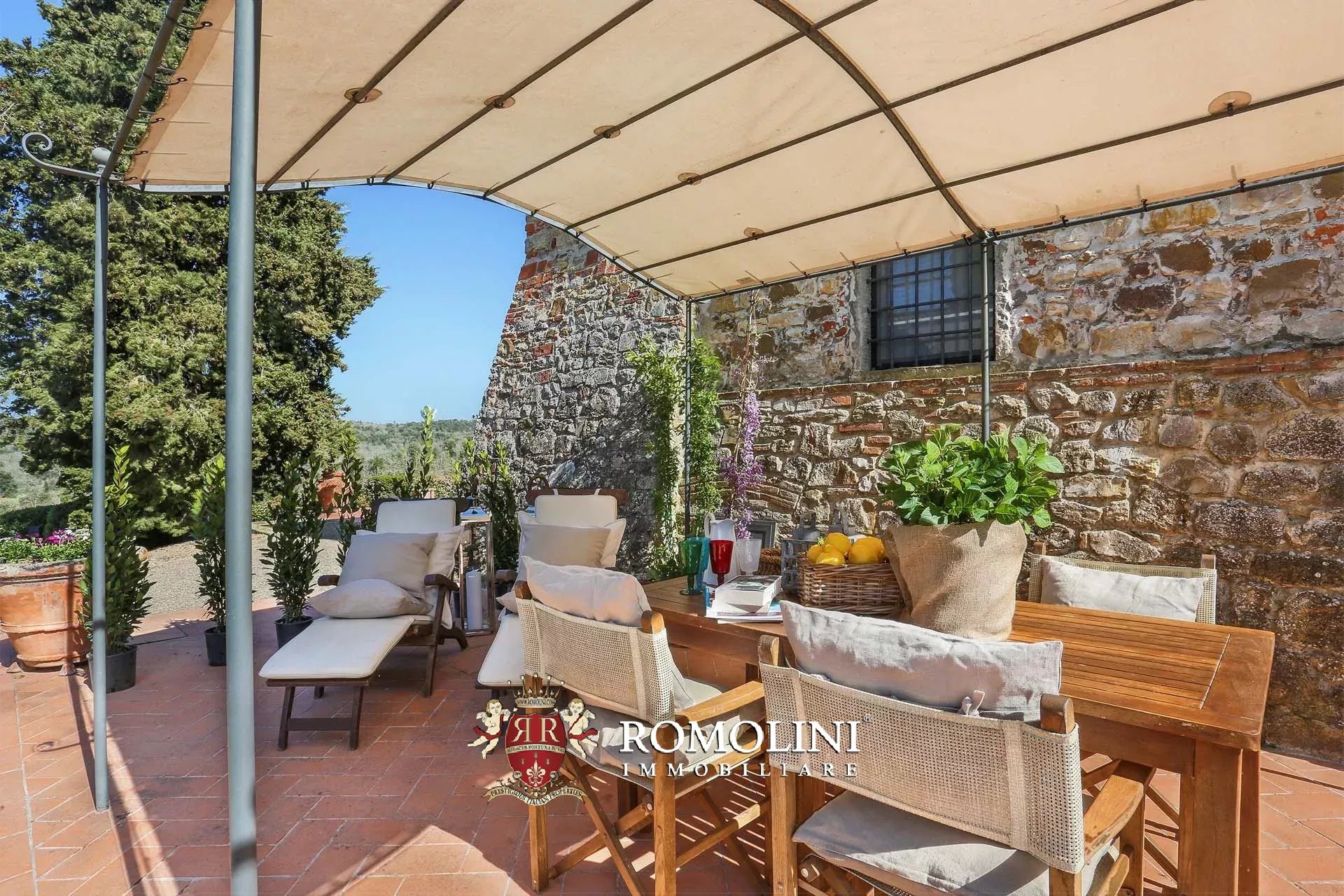 25 Bedroom Vineyard's Image 23