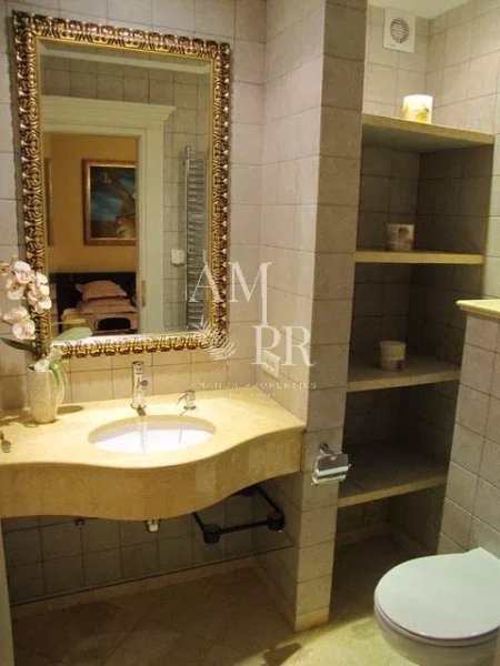 Luxury 5-Bed Sea View Villa-Apartment in Vallauris, Cannes Area — photo 7
