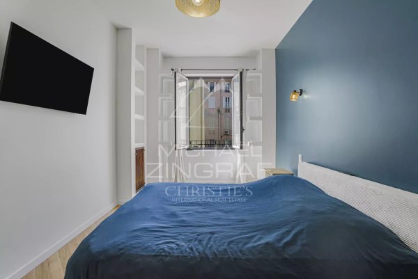 Elegant apartment in the heart of the Carré d’Or — photo 4