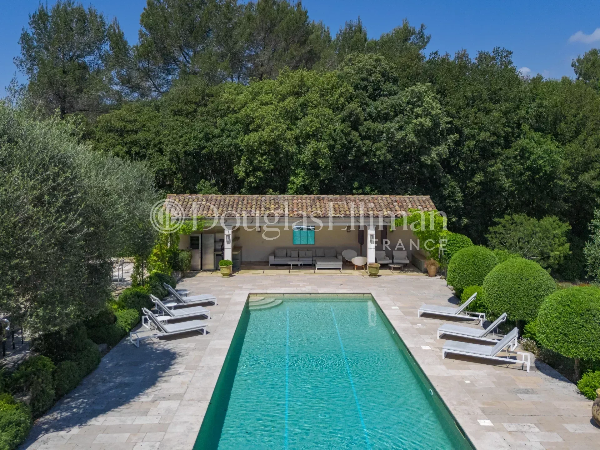 GRASSE – A Perfumer’s Mansion with Pool and Views - Picture n°3