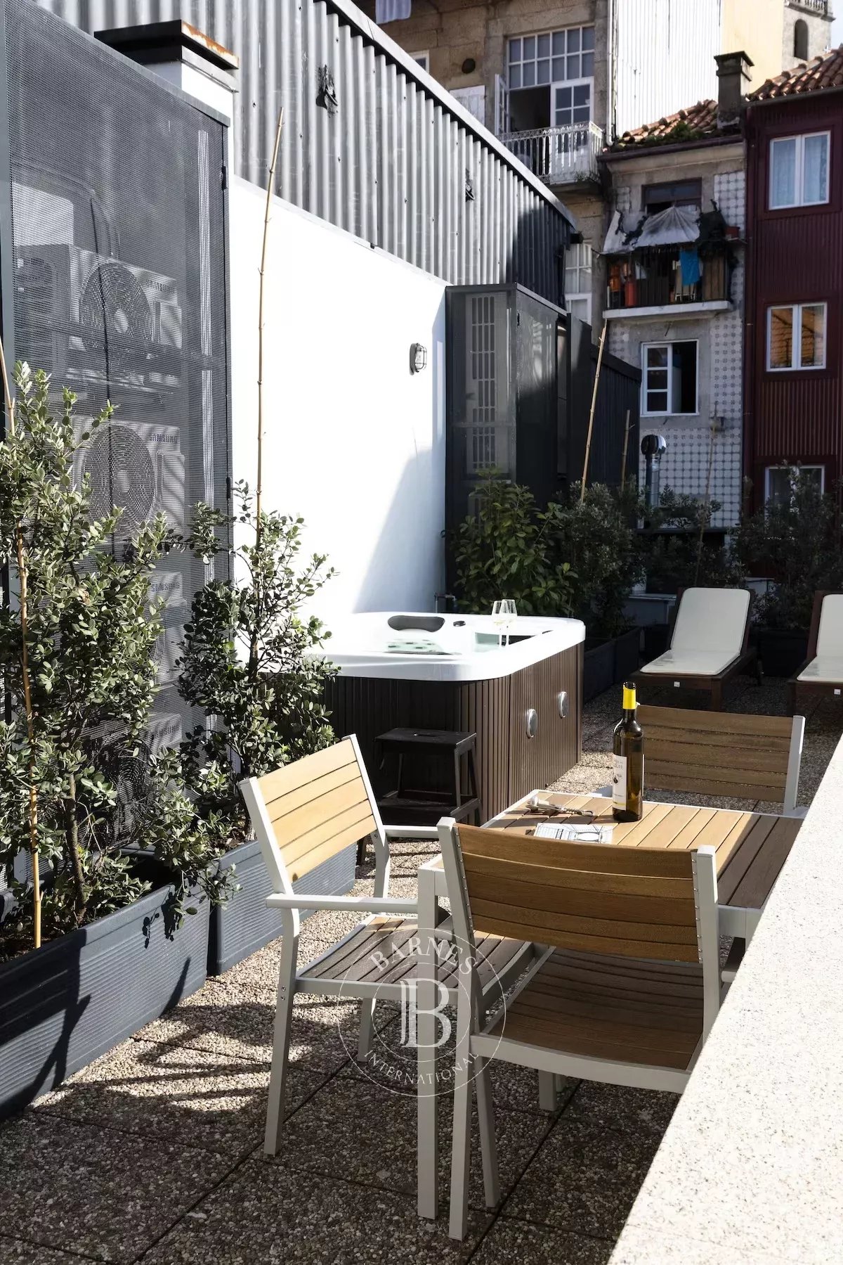 Porto Low-Rise Building