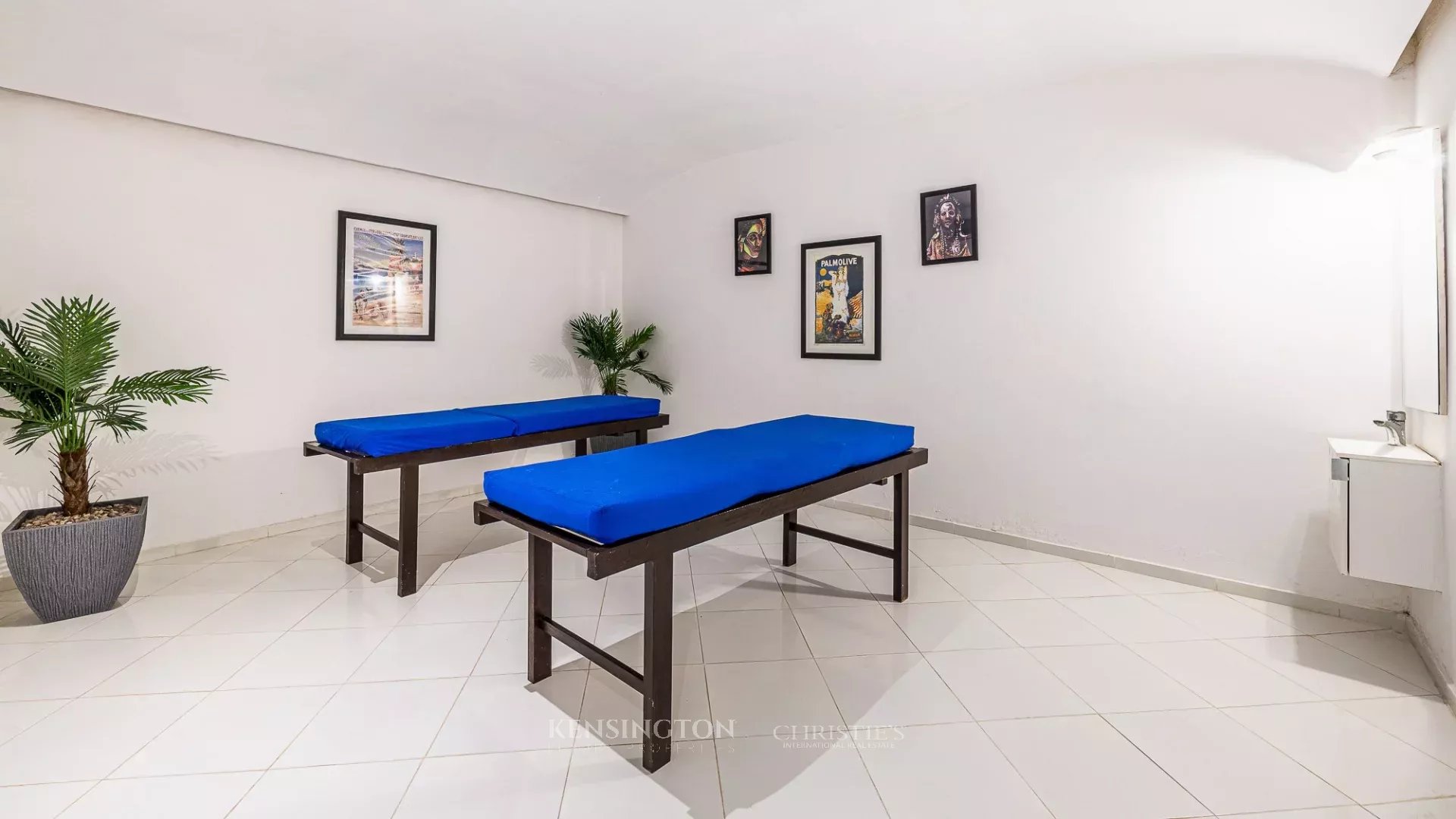 11 Bedroom Villa/Townhouse's Image 24