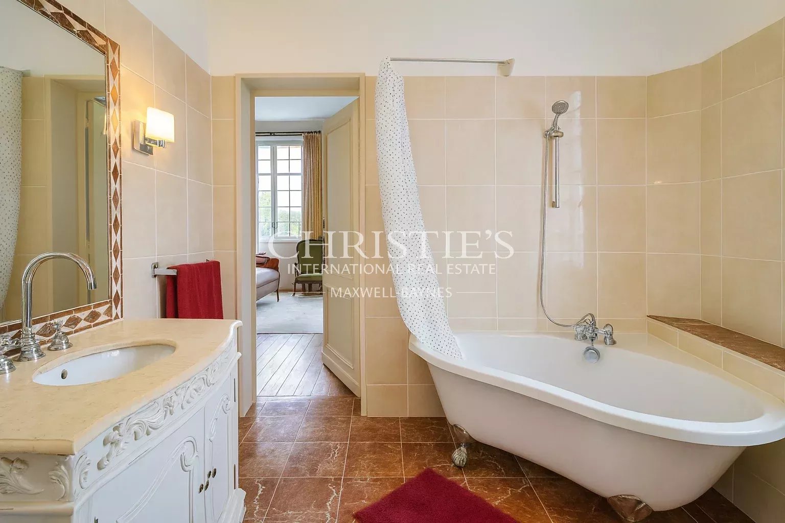 4 Bedroom Chateau's Image 19