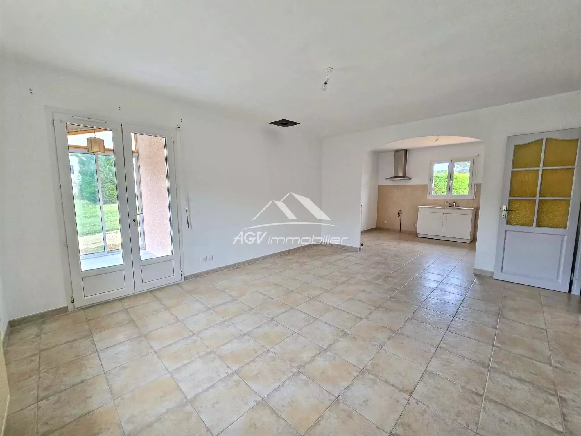 Maison de plain-pied, 3 chambres, garage