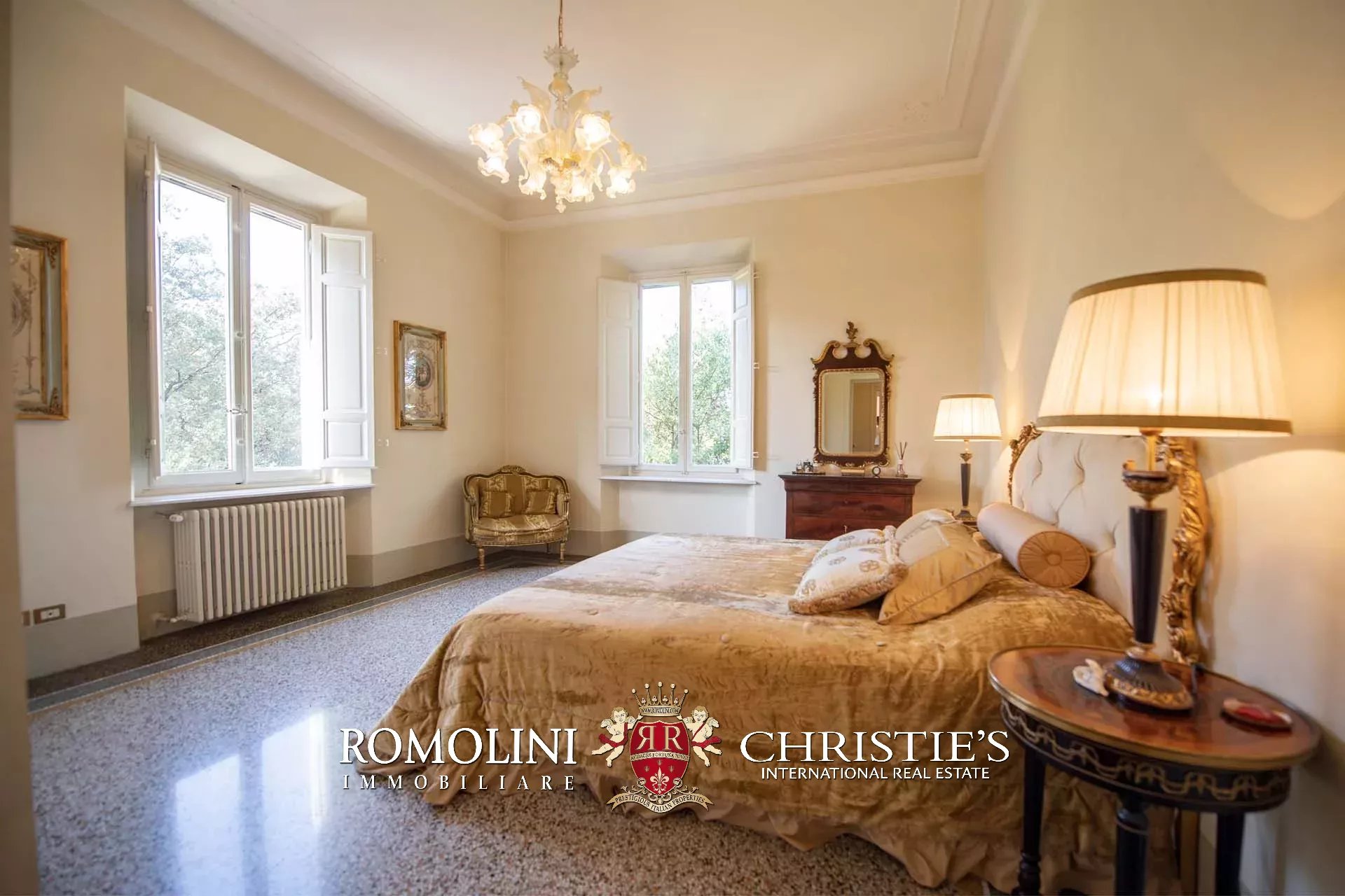 8 Bedroom Villa/Townhouse's Image 25