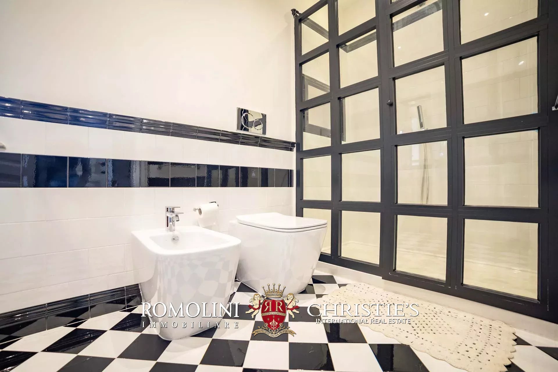 5 Bedroom Villa/Townhouse's Image 37