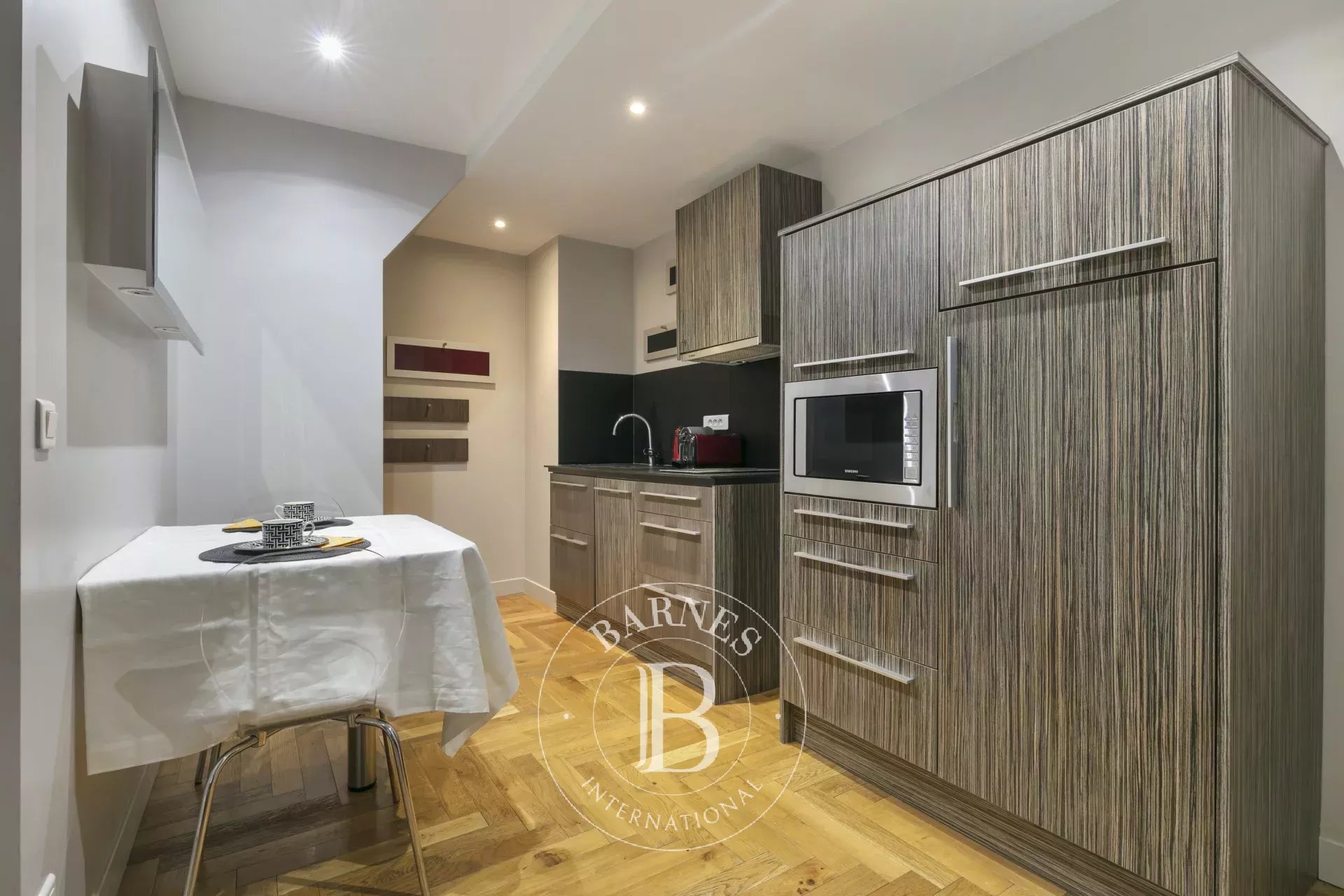 Daire Paris 8ème - picture 5