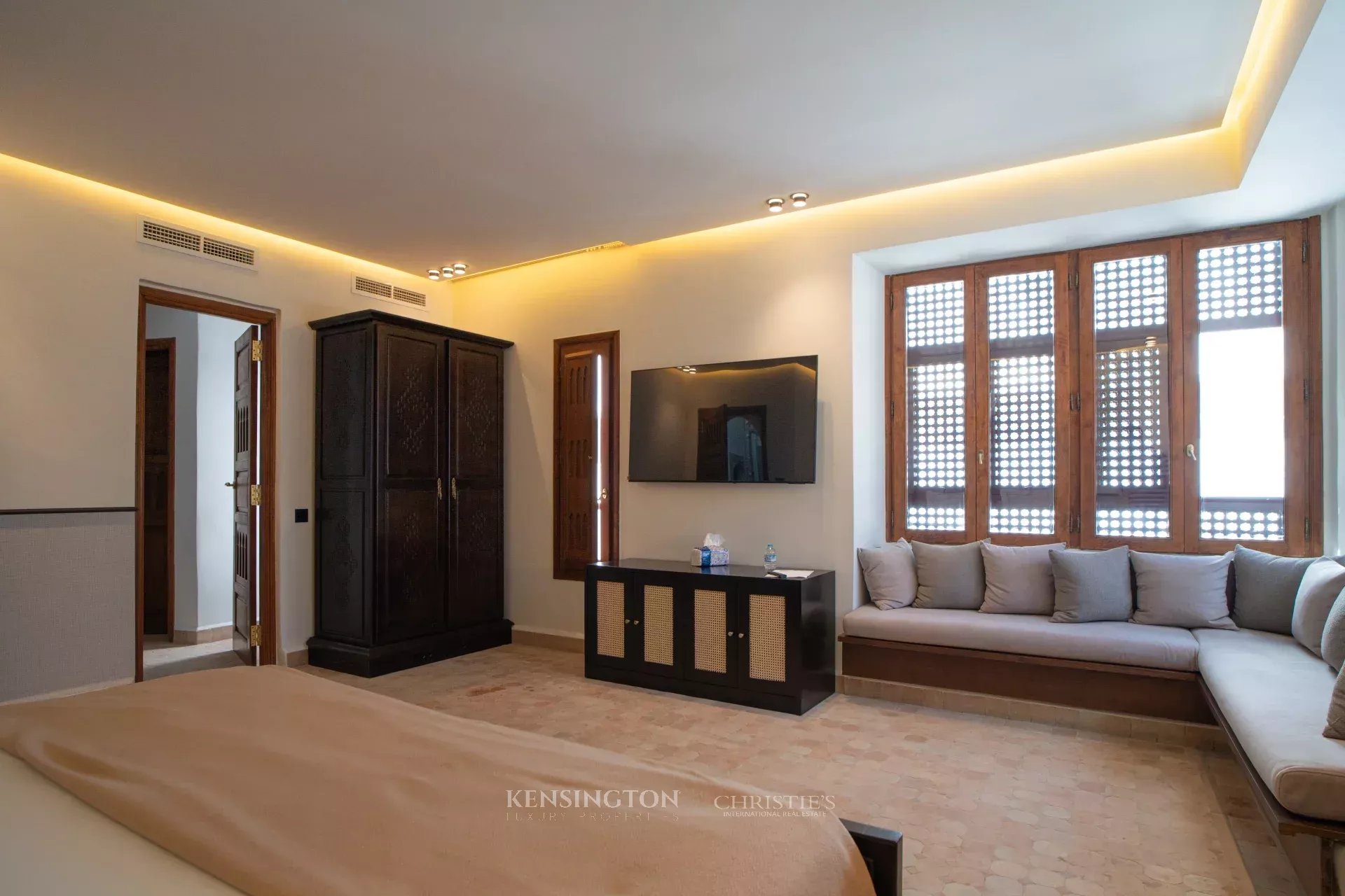 8 Bedroom Villa/Townhouse's Image 18