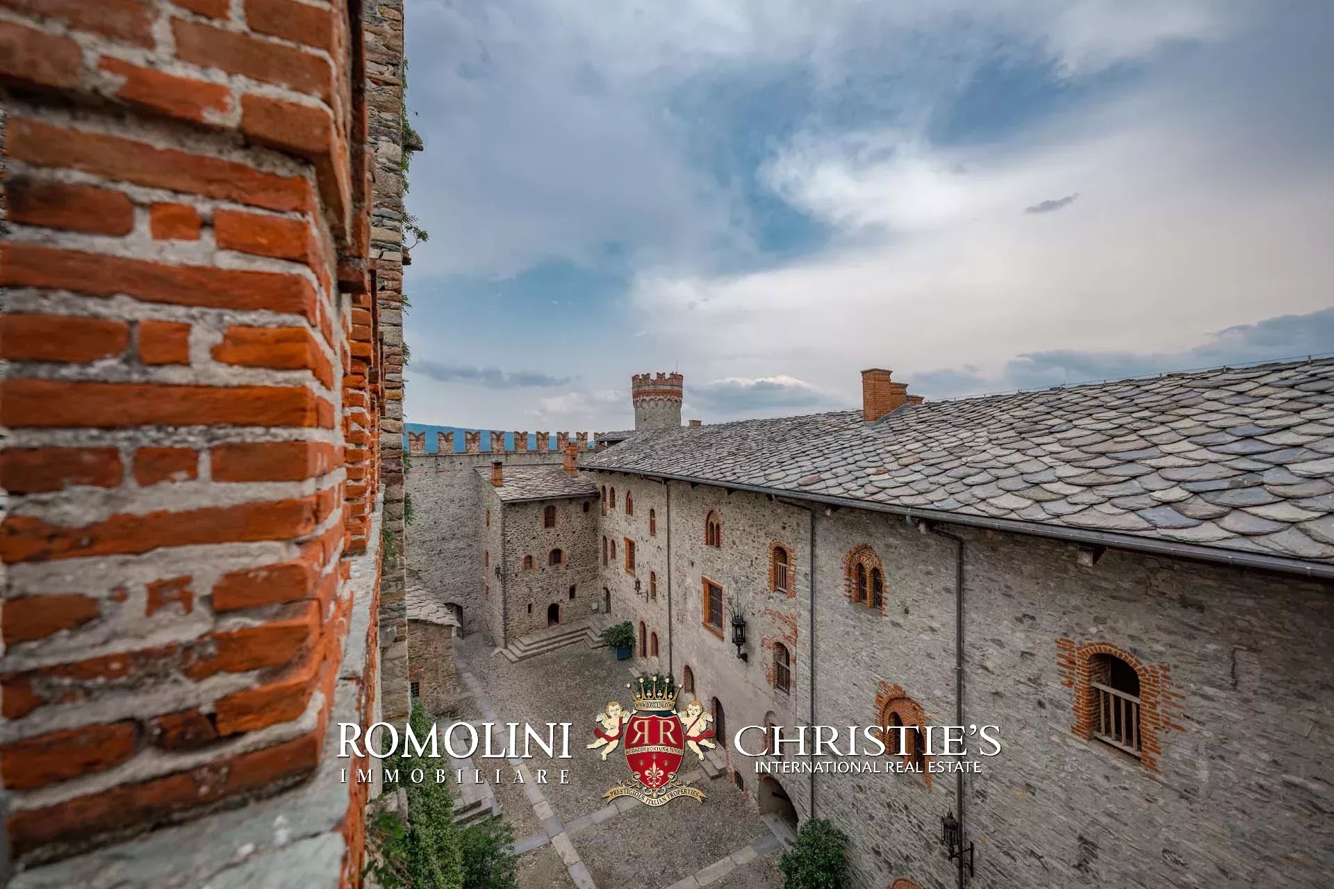 11 Bedroom Chateau's Image 36