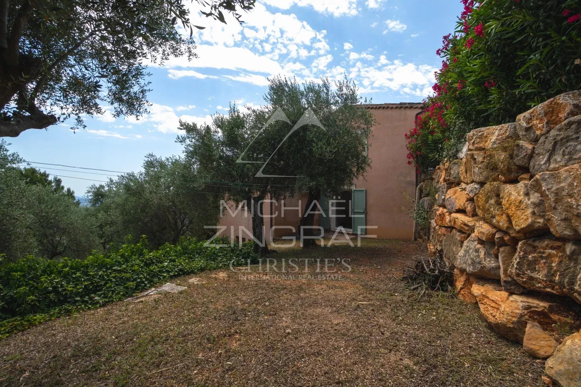 4 Bedroom Villa/Townhouse's Image 13