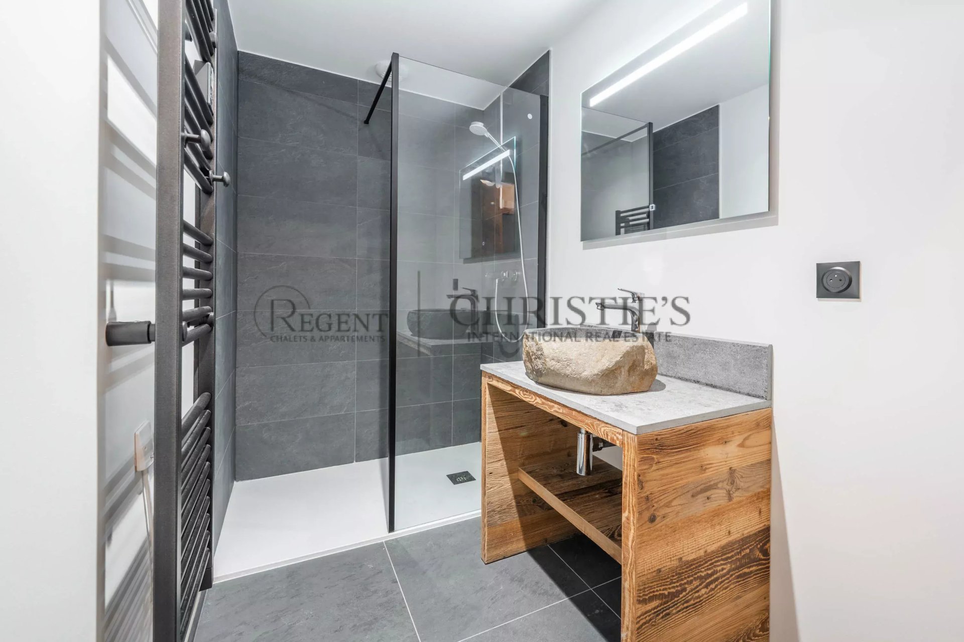 4 Bedroom Apartment/Flat's Image 4