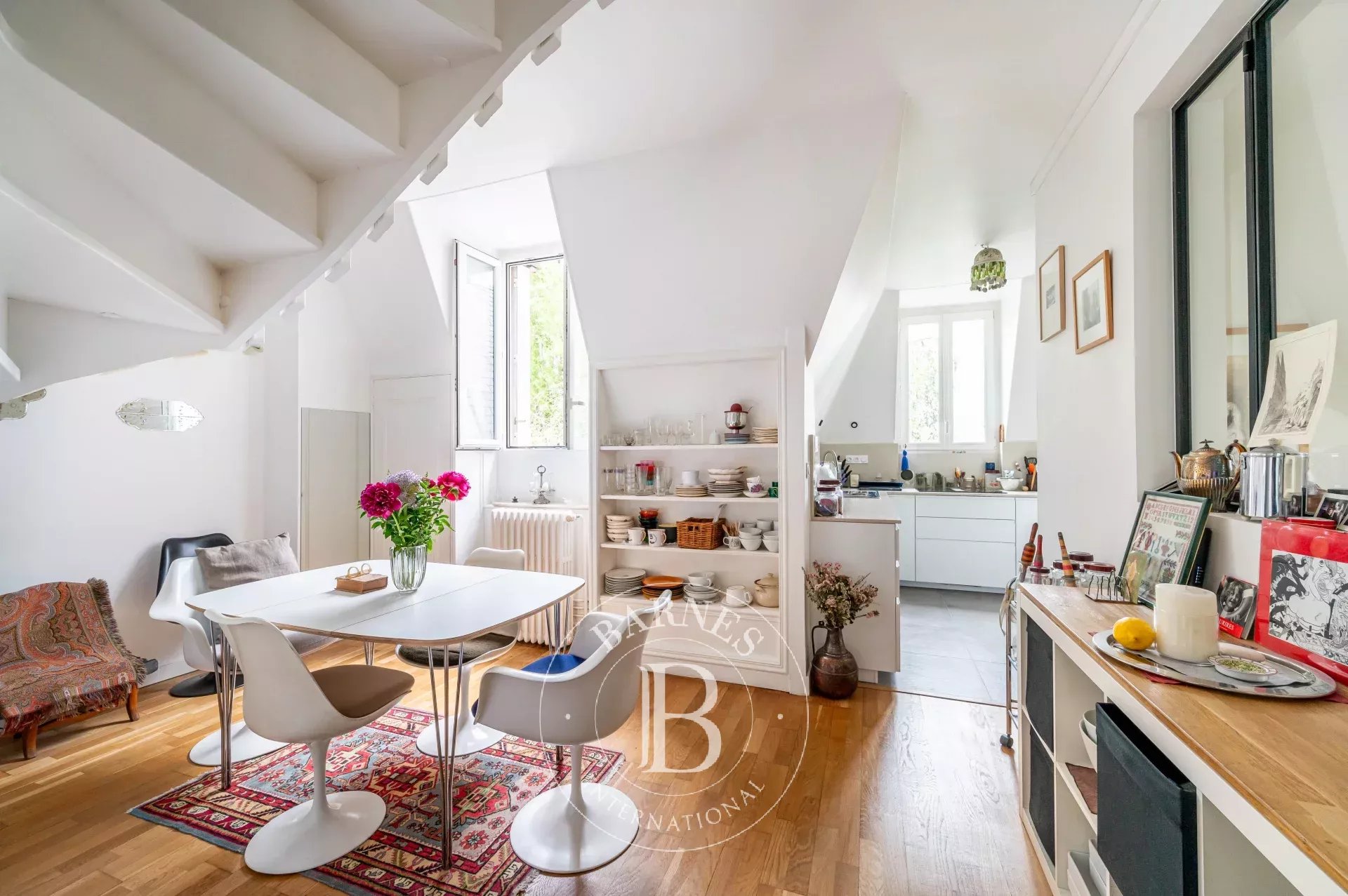 Neuilly Chézy-Borghèse - 2-bed duplex apartment in a former townhouse - Charming and atypical - Quiet, leafy surroundings