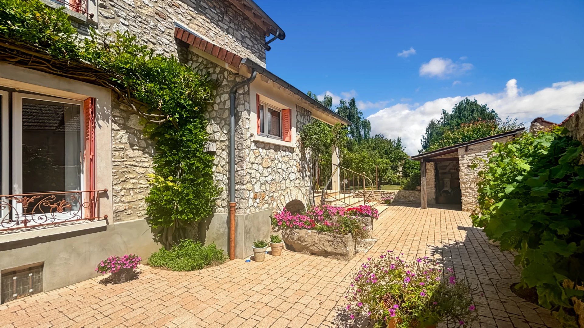 CHARMANTE MAISON ANCIENNE