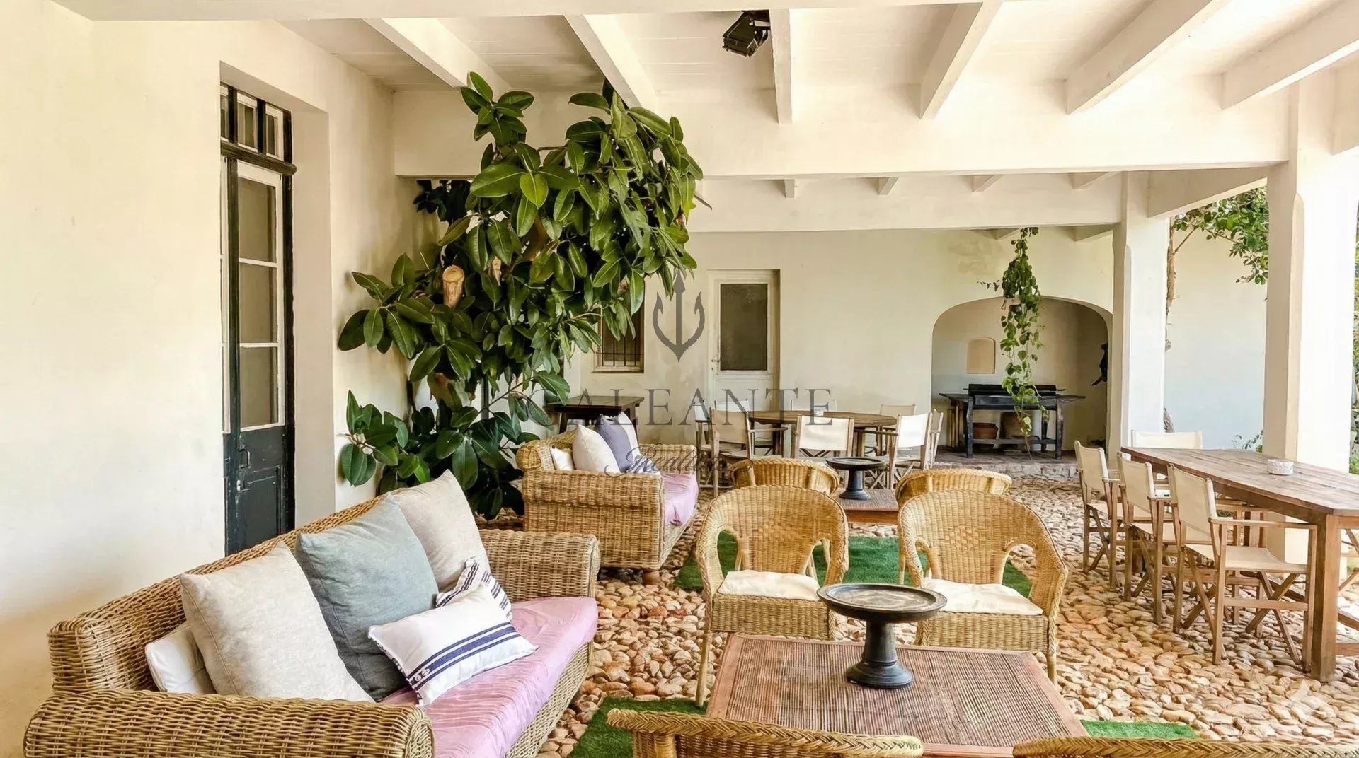 MENORCA RETREAT: ABSOLUTE PRIVACY AND MEDITERRANEAN ESSENCE - Image 2