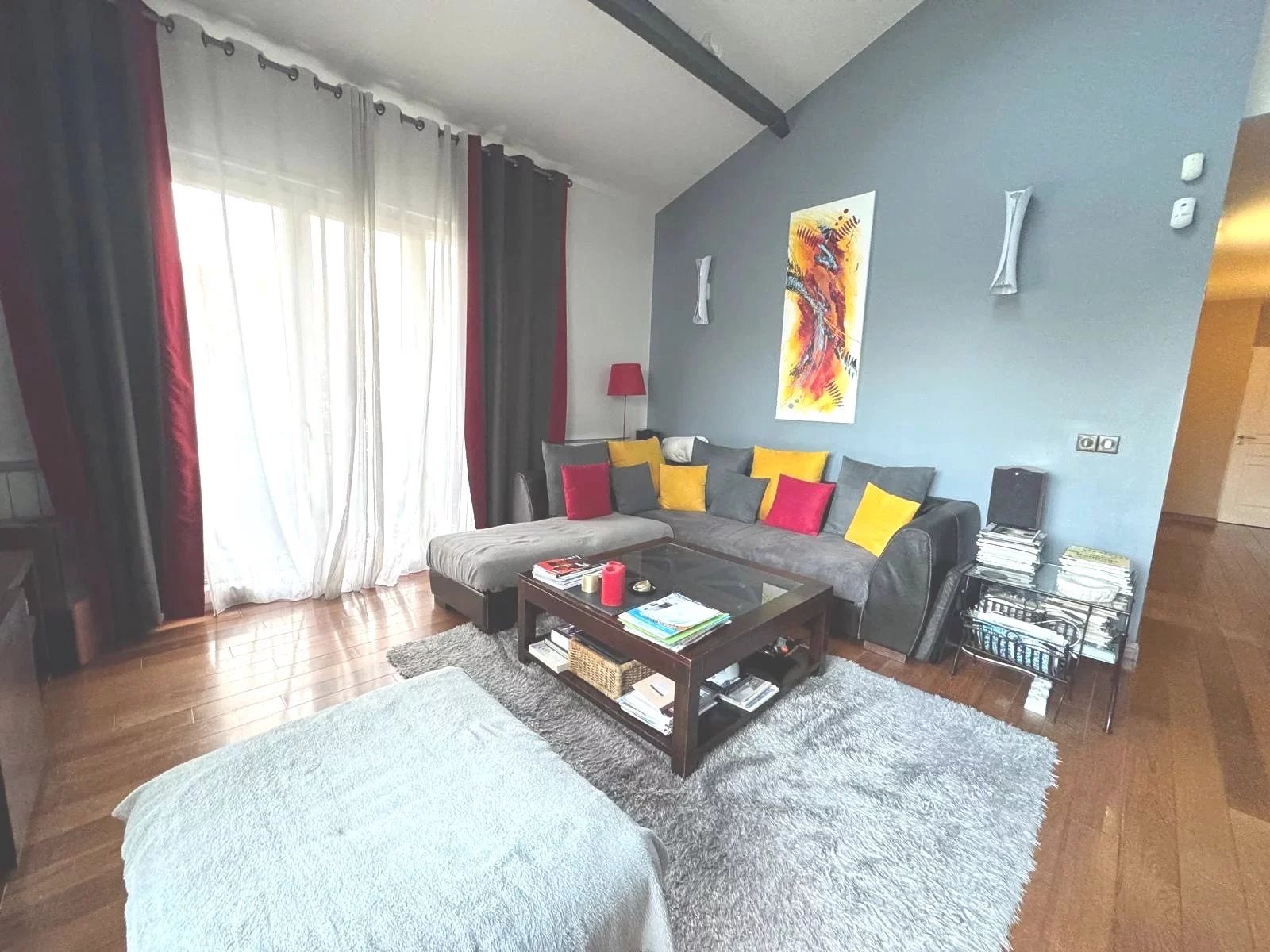 DUPLEX 2-3 pièces 82,24 m² loi carrez avec terrasse et un box