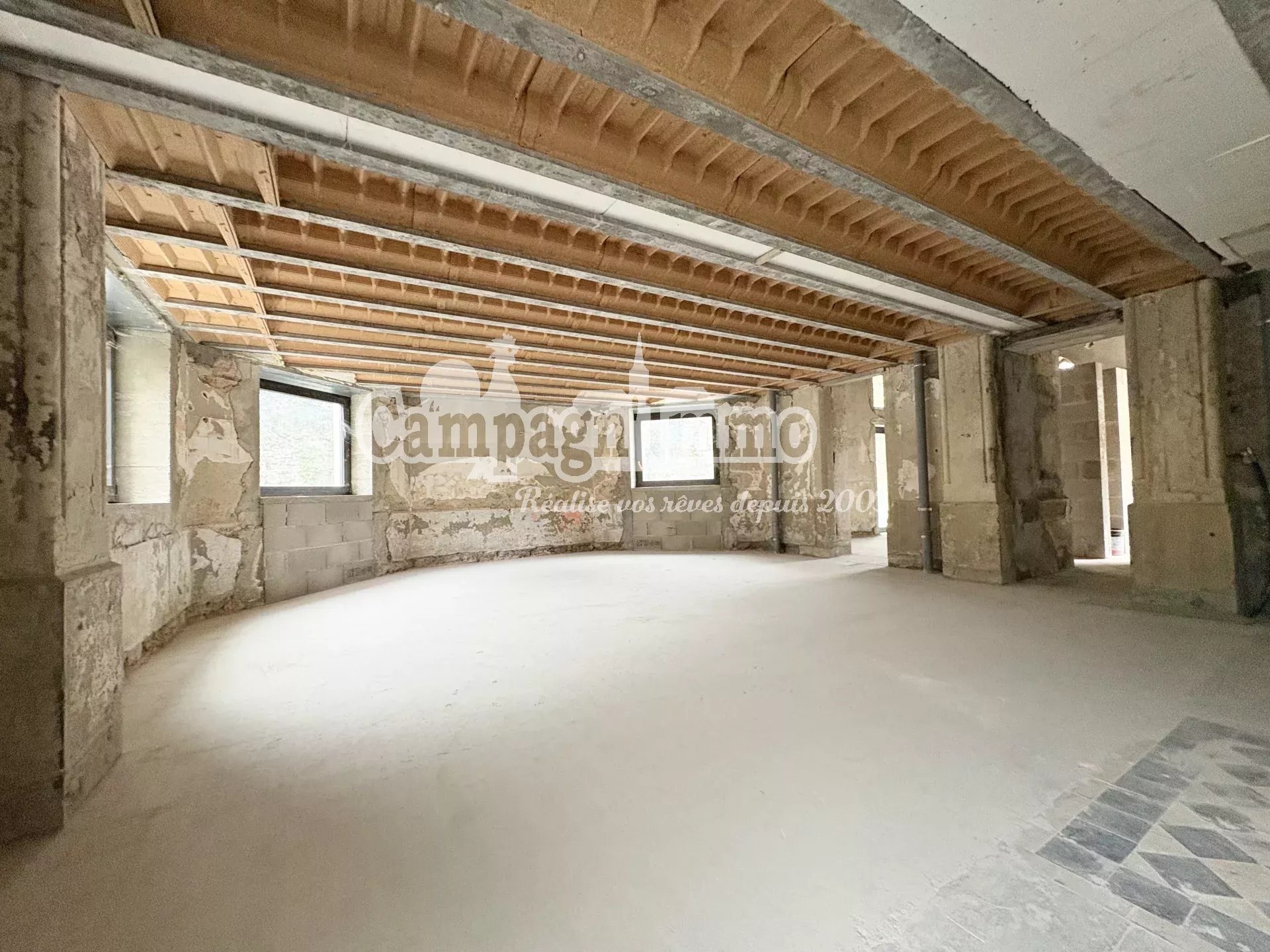 Plateau à aménager Tarare avec extérieur - Photo 2