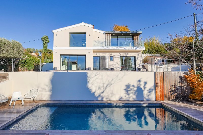 VENTE - ALLAUCH - 13190 - MAISON - 4 CHAMBRES - PISCINE - VUE DOMINANTE ET DÉGAGÉE