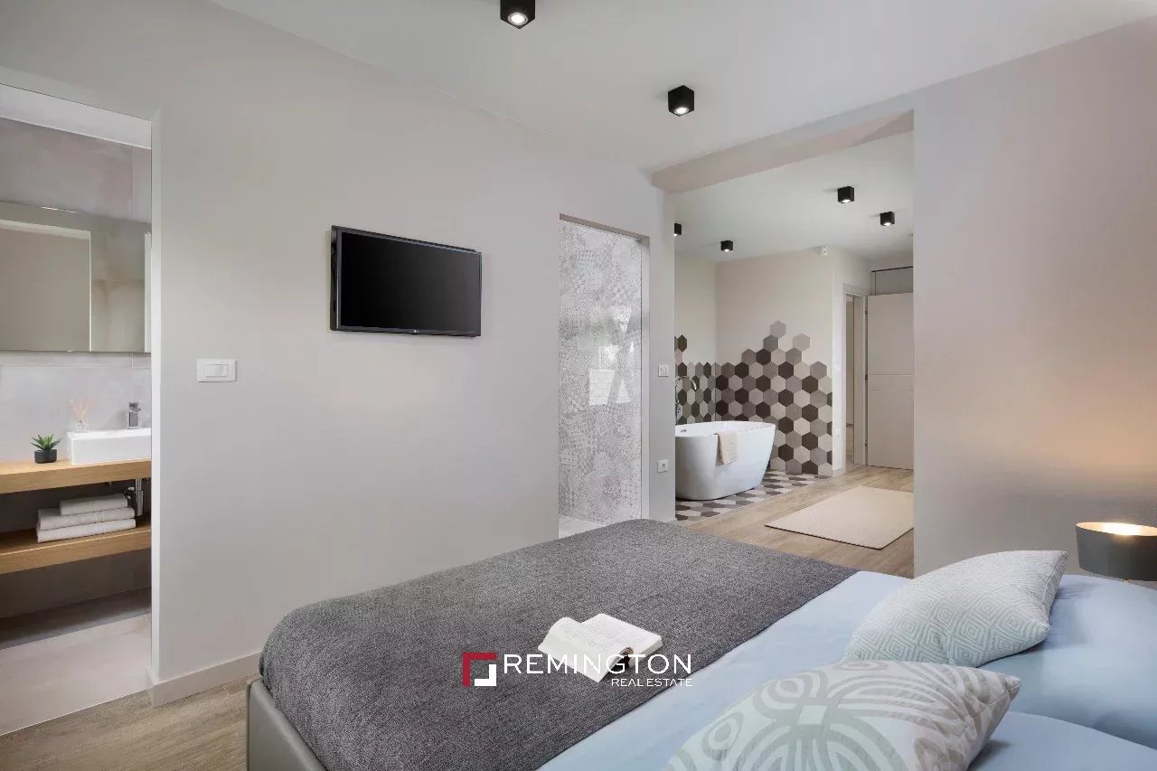4 Bedroom Villa/Townhouse's Image 10