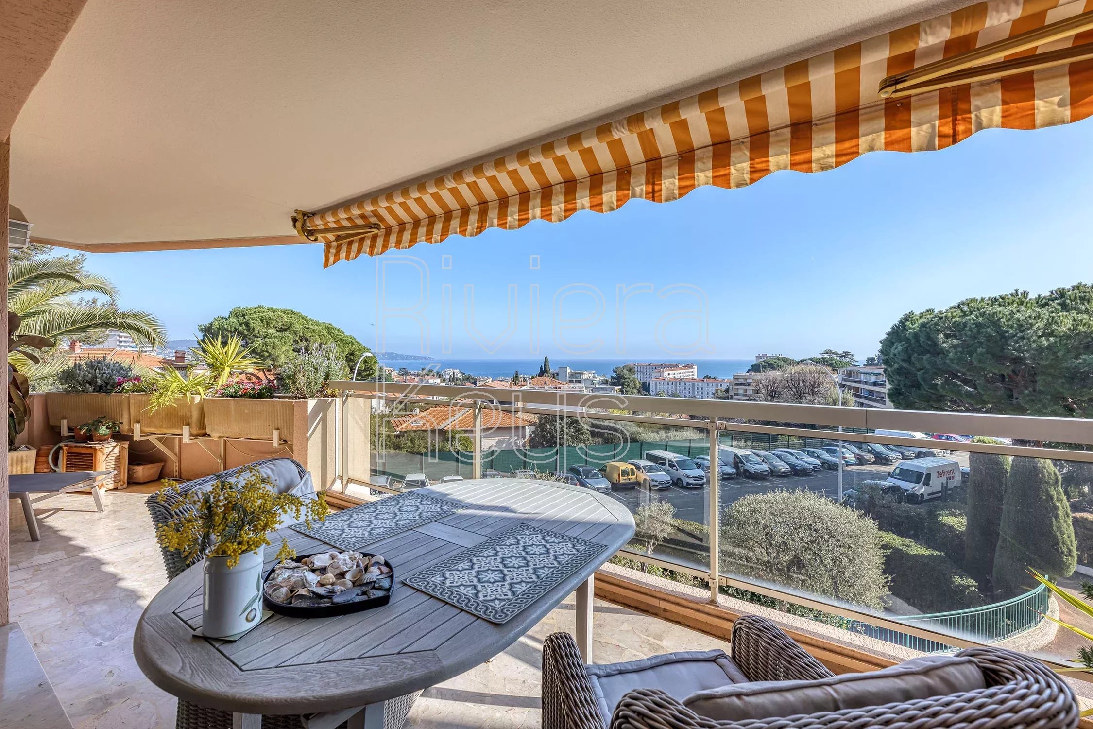 NICE – Fabron : Appartement 3 pièces avec terrasse et vue mer