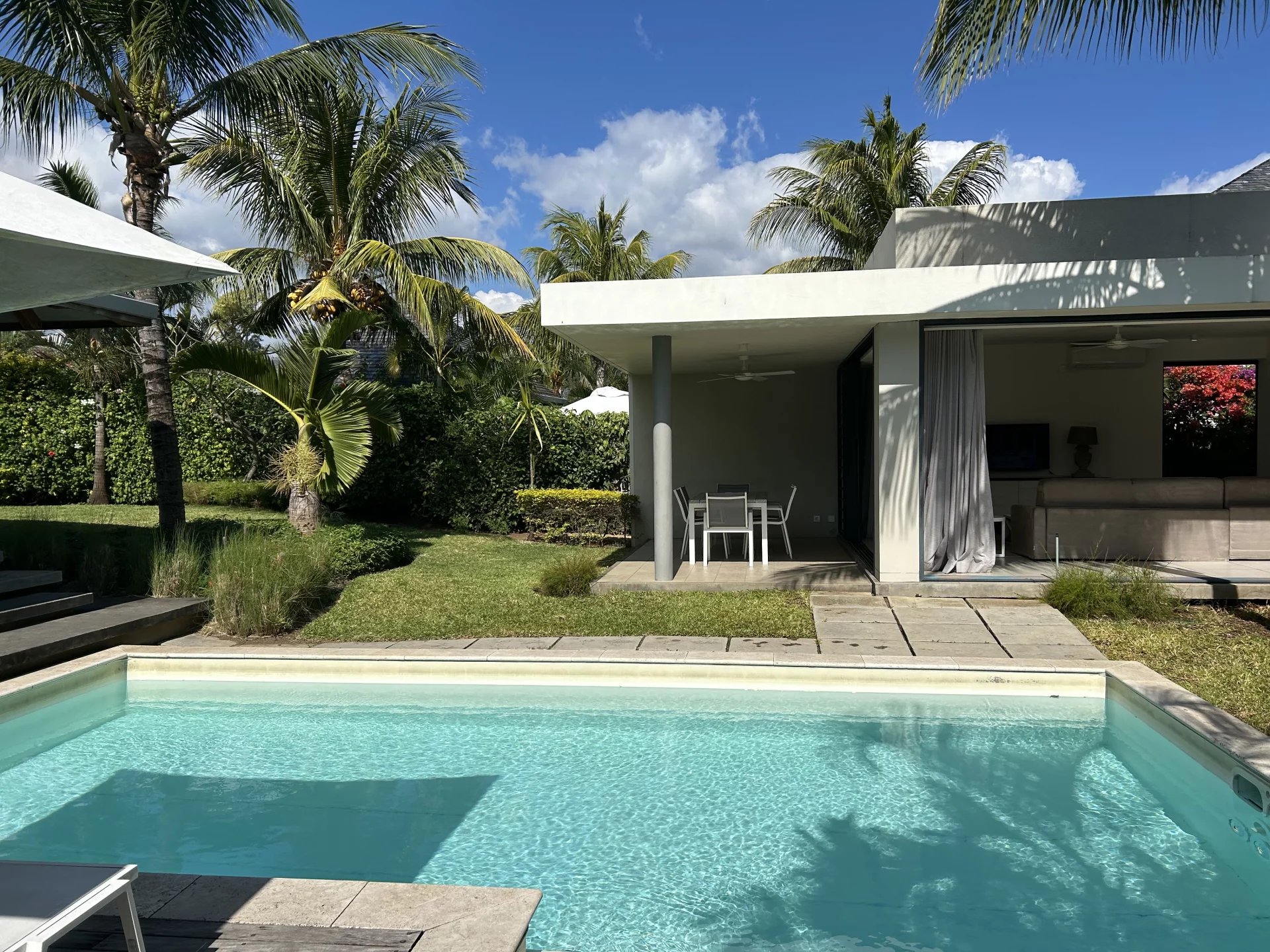 Luxury 4 bedrooms Villa within a Prestigious Resort in Rivière Noire