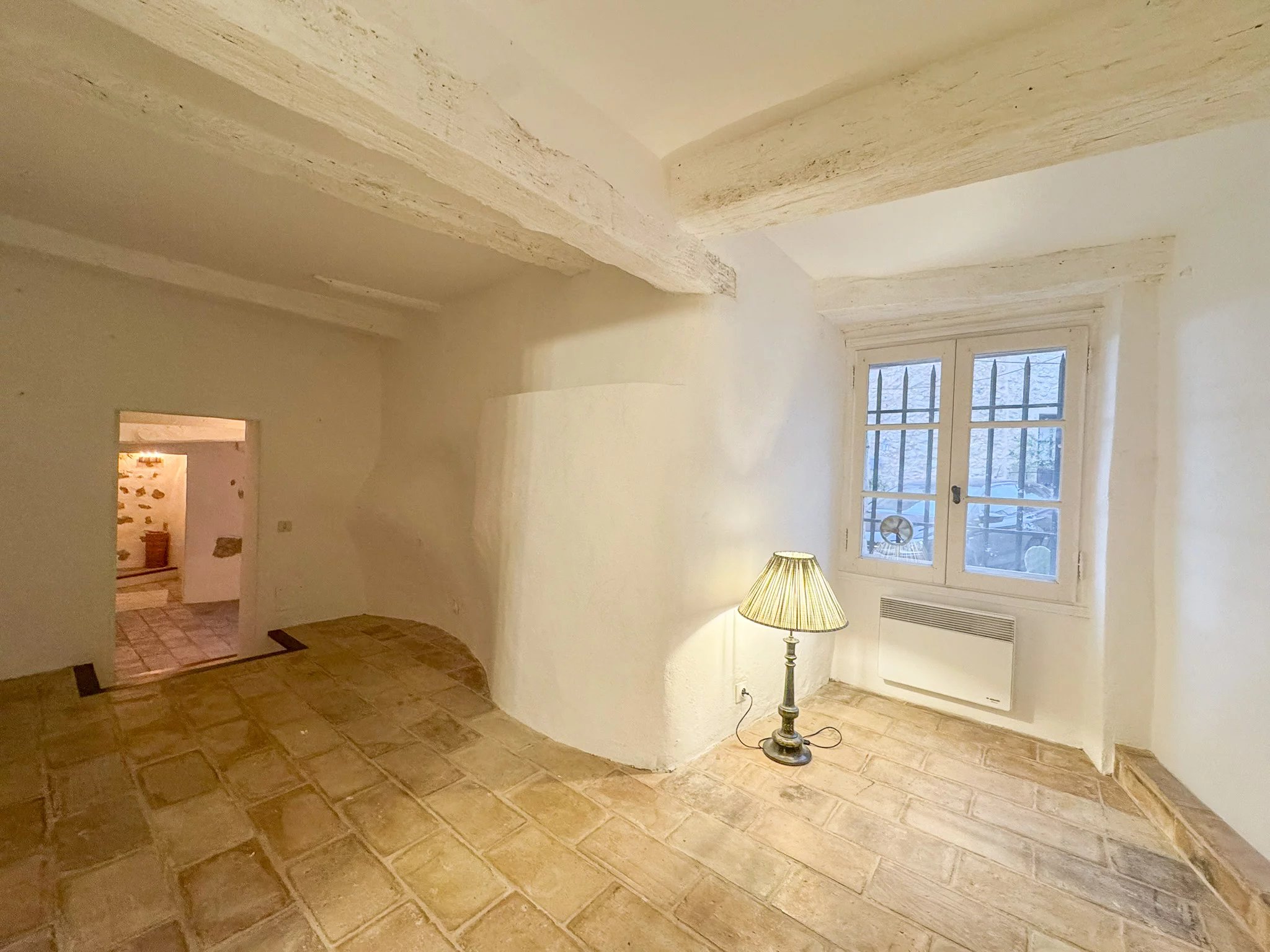 Charmante maison de village vue mer panoramique à Chateauneuf -Grasse. Un véritable rêve!