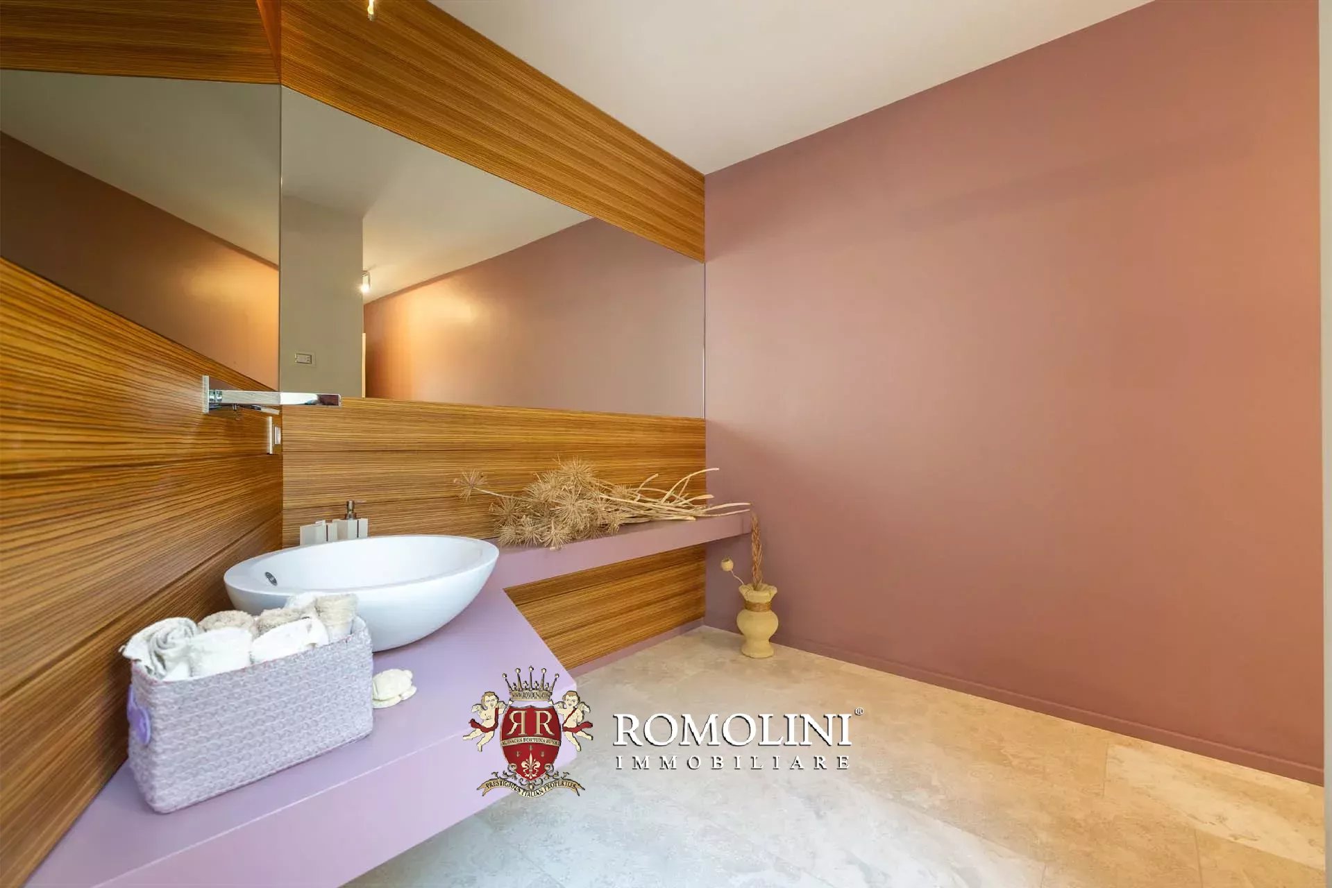 5 Bedroom Villa/Townhouse's Image 60