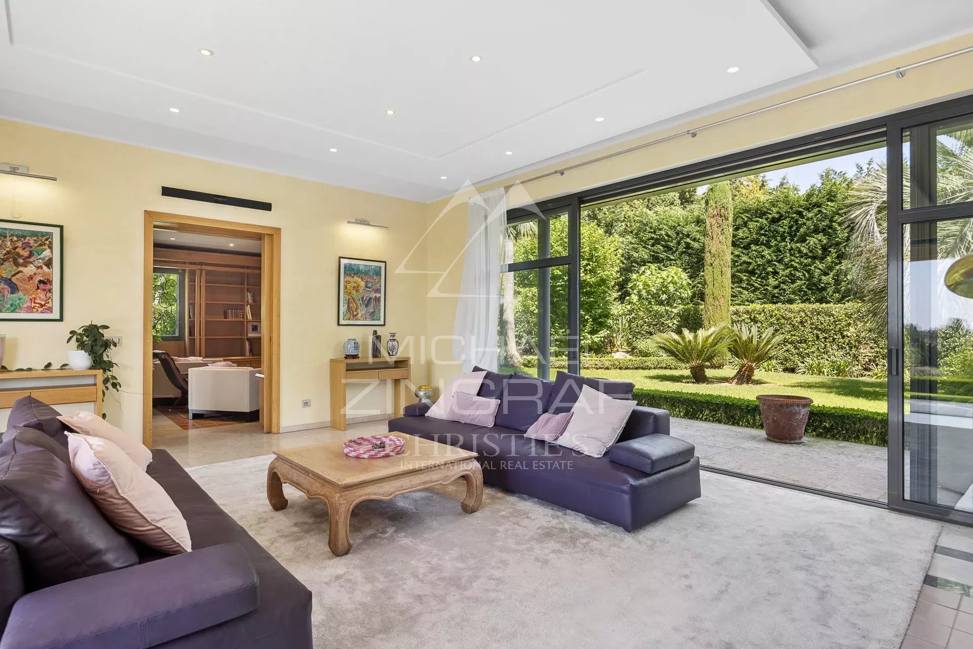 5 Bedroom Villa/Townhouse's Image 4