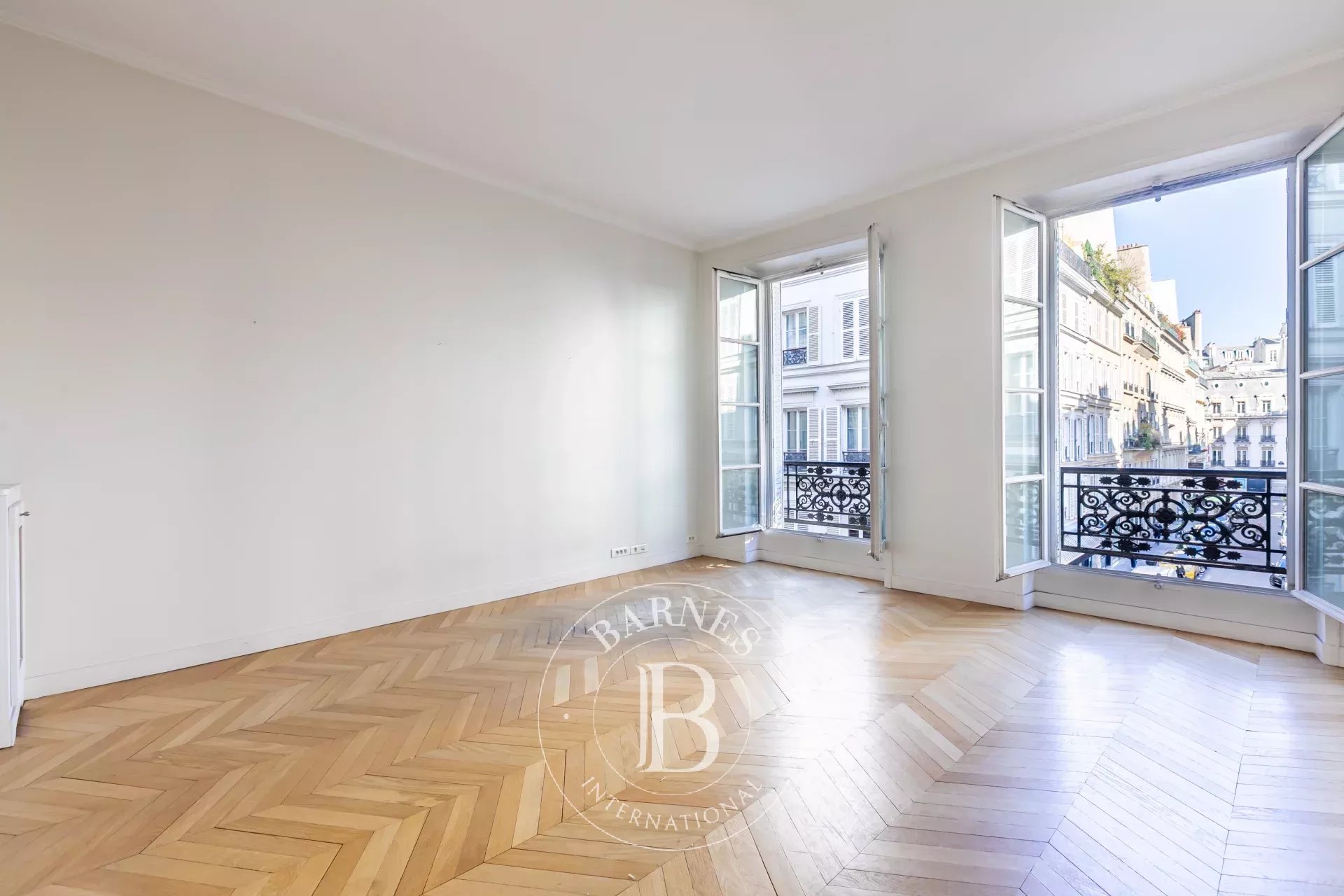 Daire Paris 8ème - picture 7